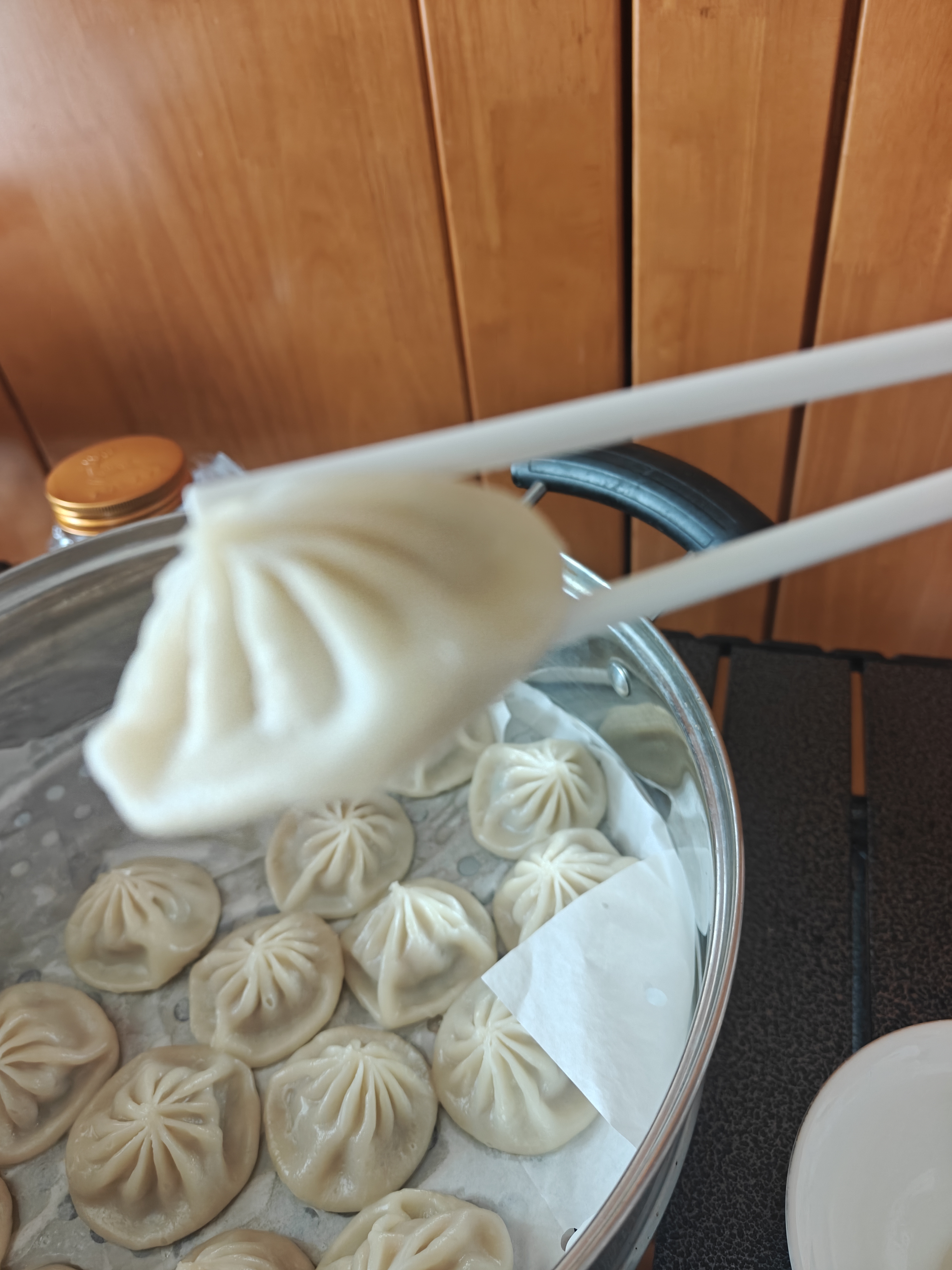 思念 灌汤小笼包速冻包子早餐速食包点蒸包肉包面点食品鲜肉馅汤包 鲜美猪肉灌汤小笼包288g*5袋 实拍图