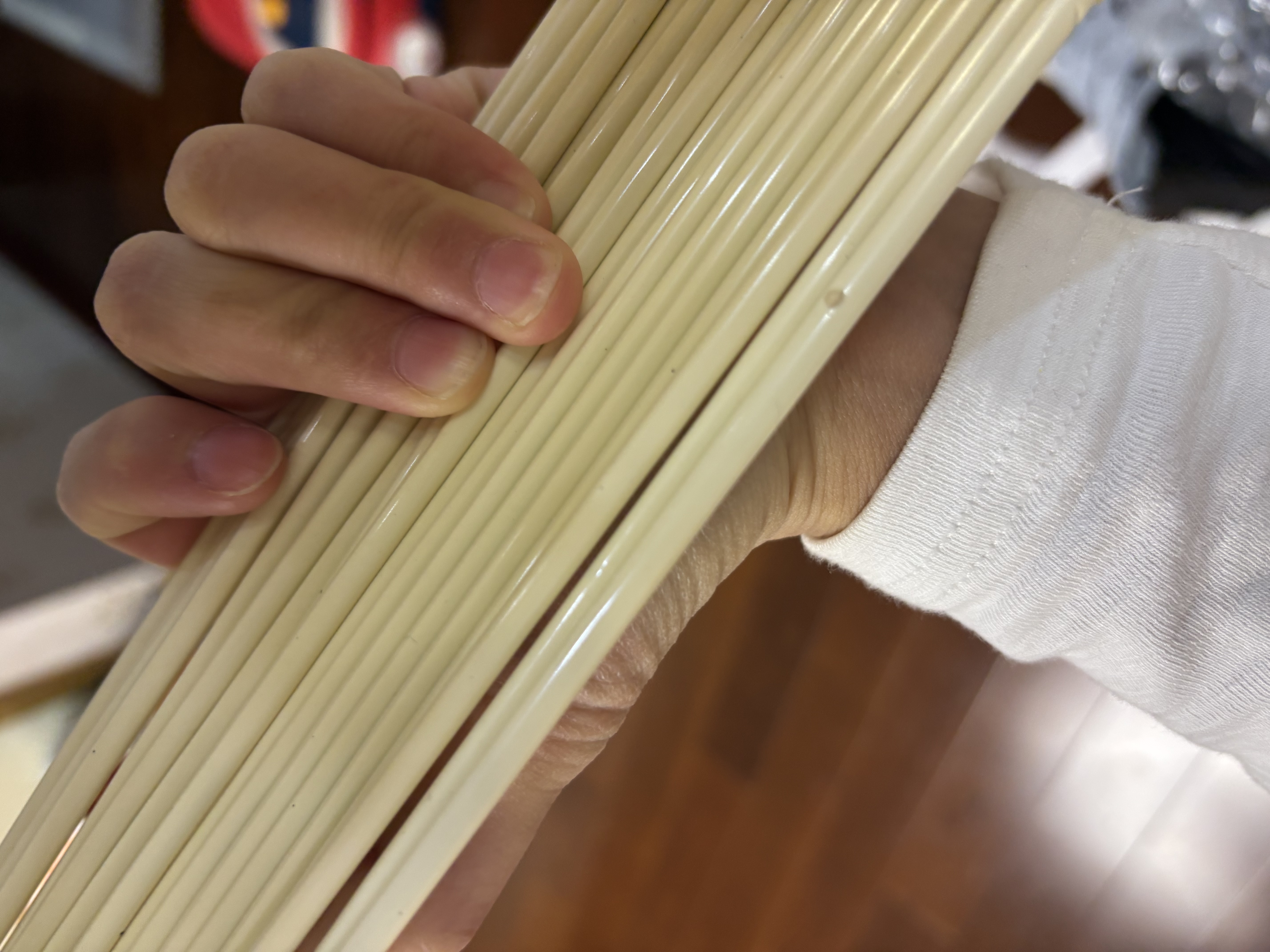 四万公里衣架家用衣挂防滑无痕晾衣架子衣服架大衣衣撑子干湿两用挂衣架加粗加大金属浸胶学生浸塑宿舍服装店白色20个 实拍图