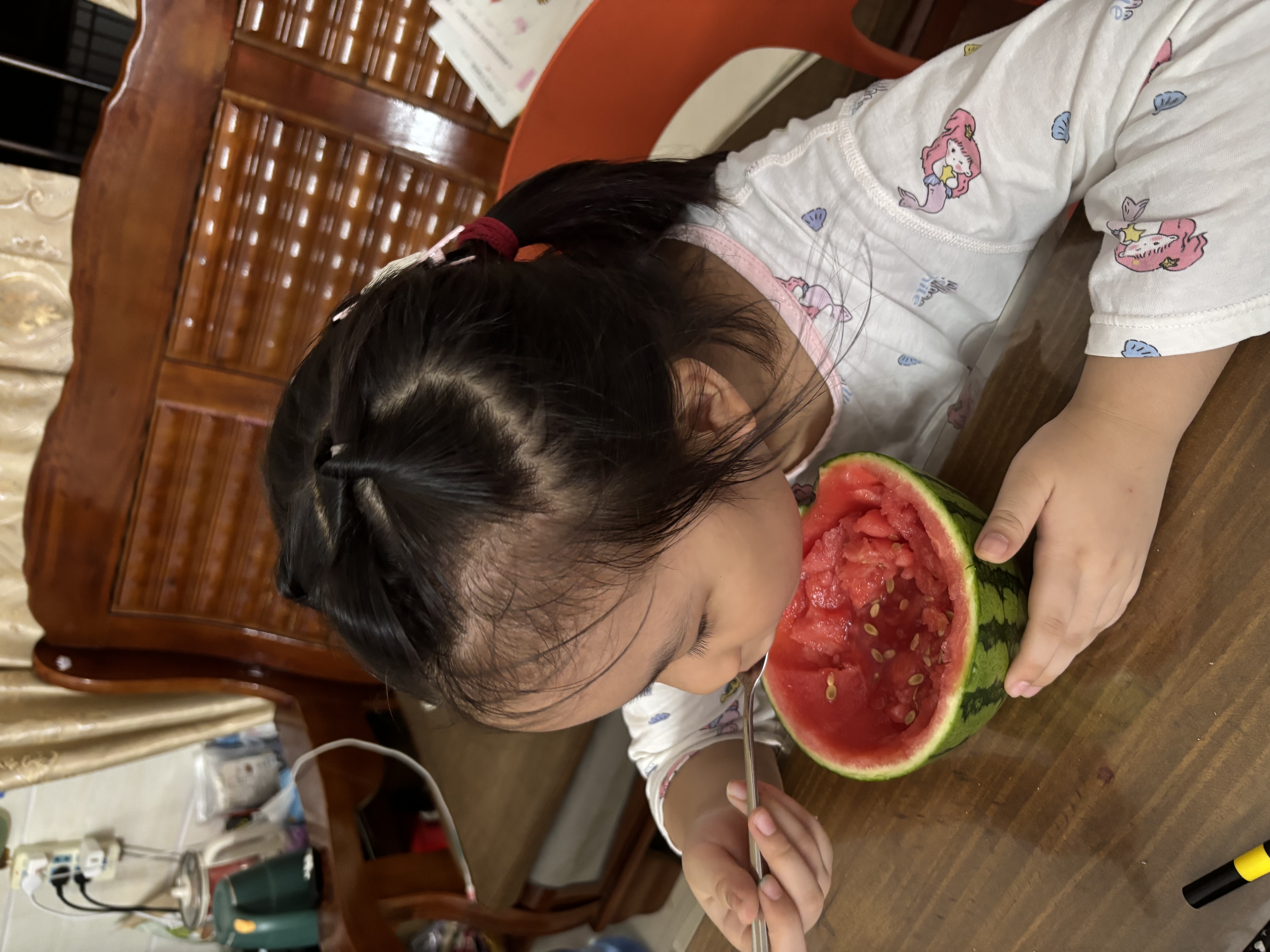 手剥皮小西瓜2K小糖丸西瓜新鲜水果薄皮西瓜脆甜手撕红肉甜瓜整箱 小糖丸1.5-2斤净重1.3斤+ 实拍图