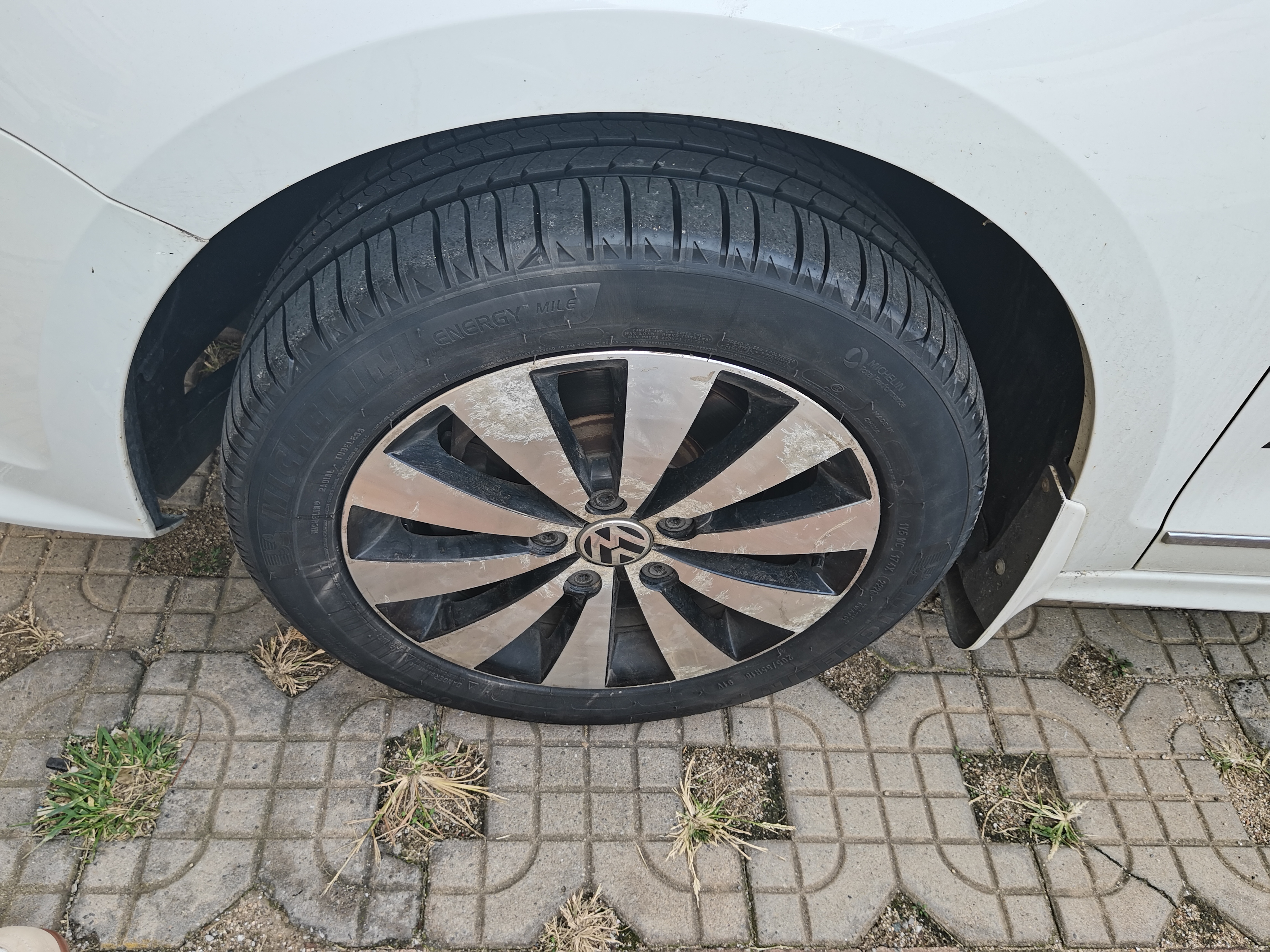 米其林（MICHELIN）汽车轮胎 205/55R16 91V 耐越 ENERGY MILE 【月黑风高】 实拍图