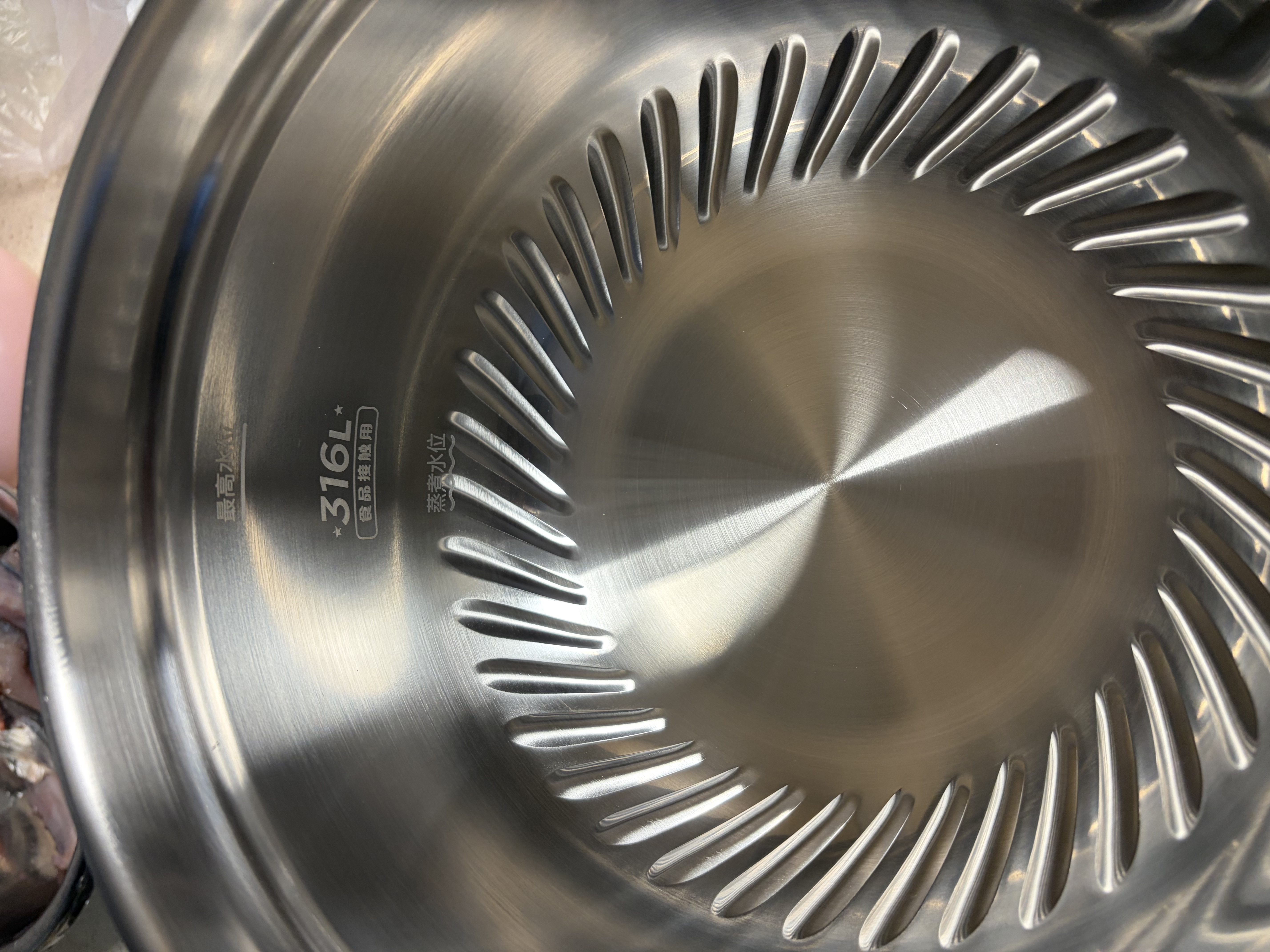 美的（Midea）0涂层316L低脂电压力锅5L高压电饭锅有钛0氟耐磨 蒸煮多功能一体电高压锅电饭煲家用4-6人 C5650F 实拍图