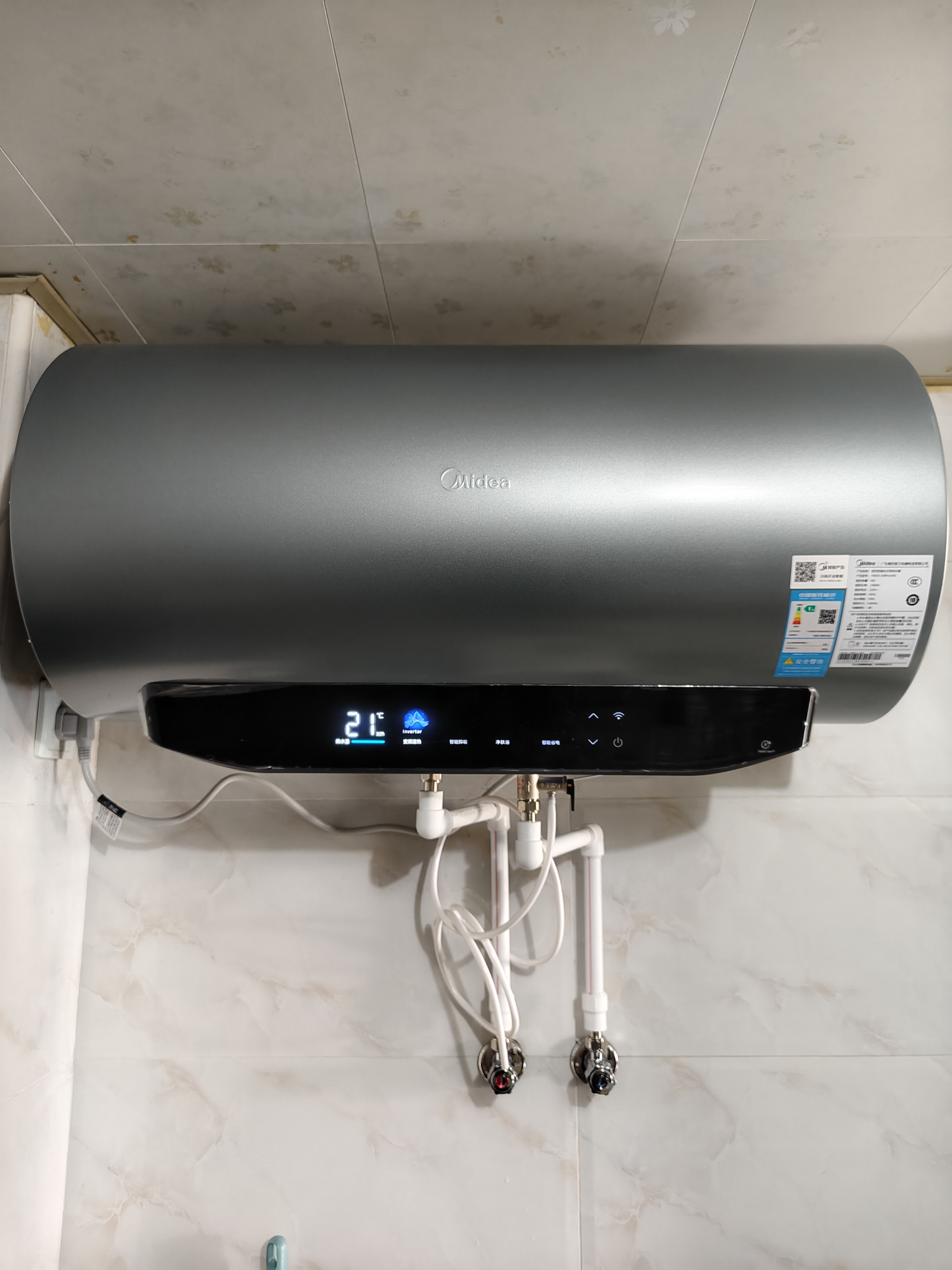 美的（Midea）免清洗电热水器60升家用3300W变频储水式水电分离除氯养肤洗国家补贴15%F6033-JE8Pro(HE) 实拍图