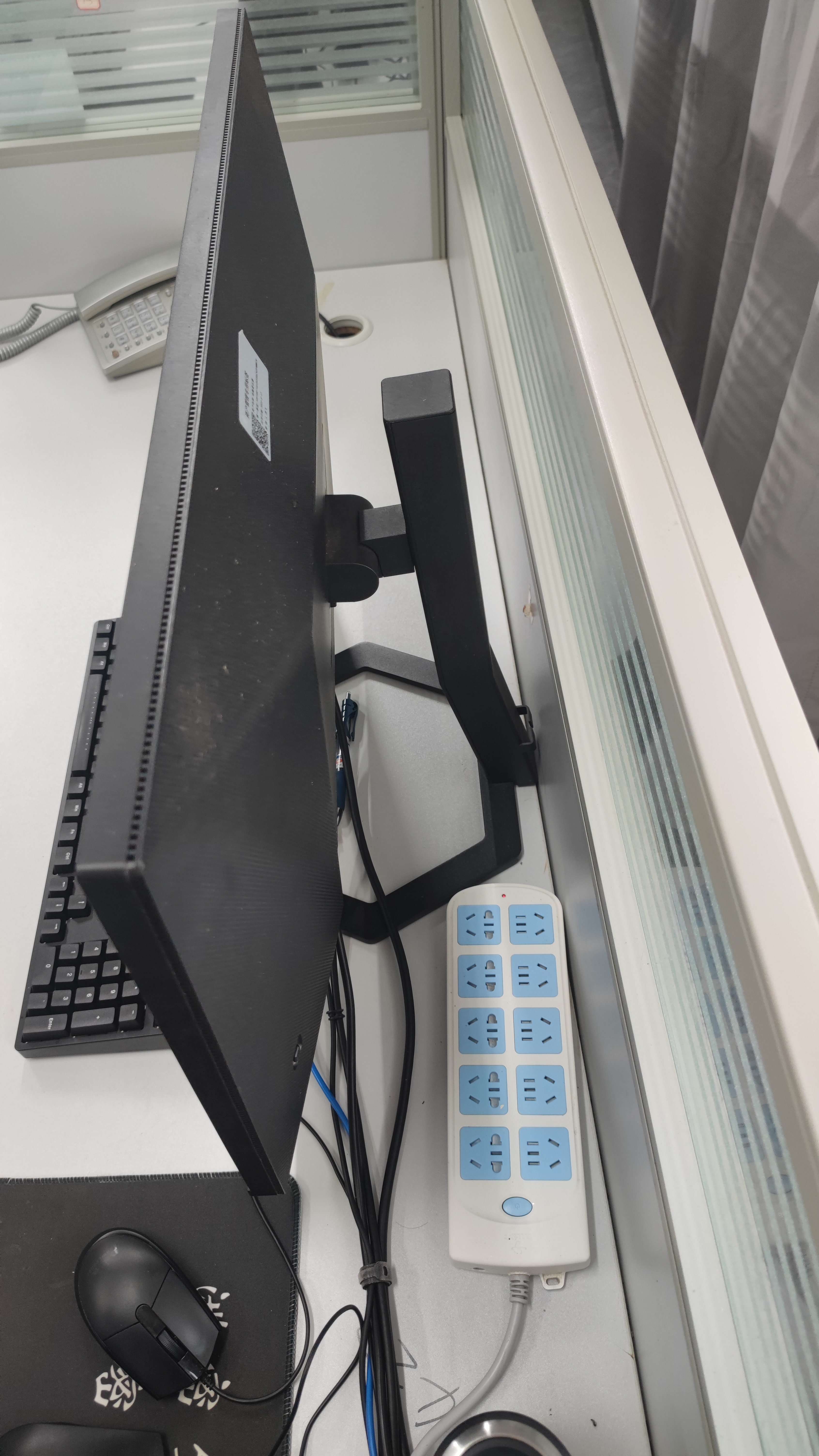 飞利浦31.5英寸4K 10bit HDR 低蓝光 分屏 旋转升降 办公显示器 openclaw好帮手 电脑显示屏 32E1N5800L 实拍图