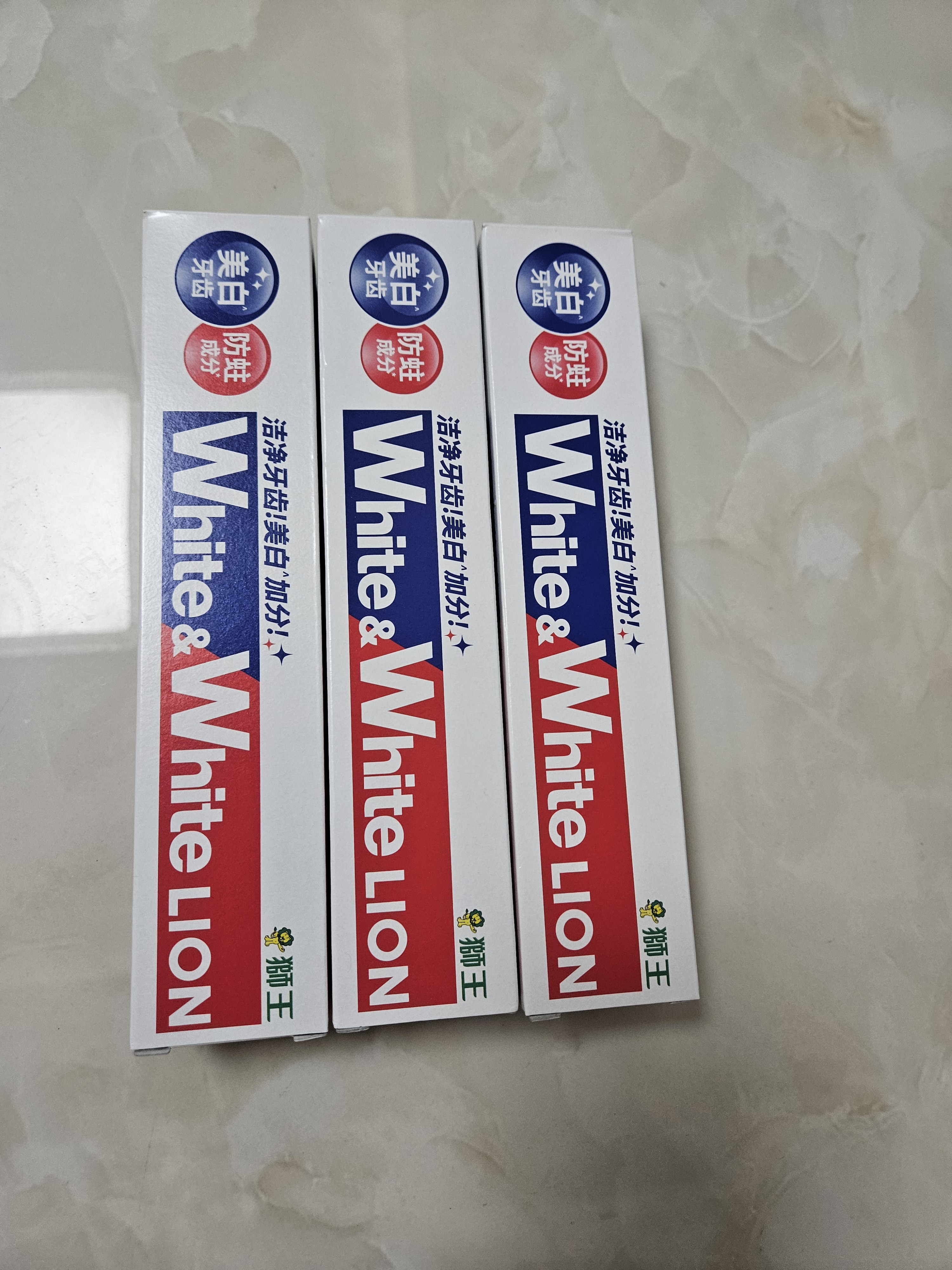 狮王(lion)Whitewhite进口美白牙膏荷兰薄荷150g*3大白新老包装随机发 实拍图