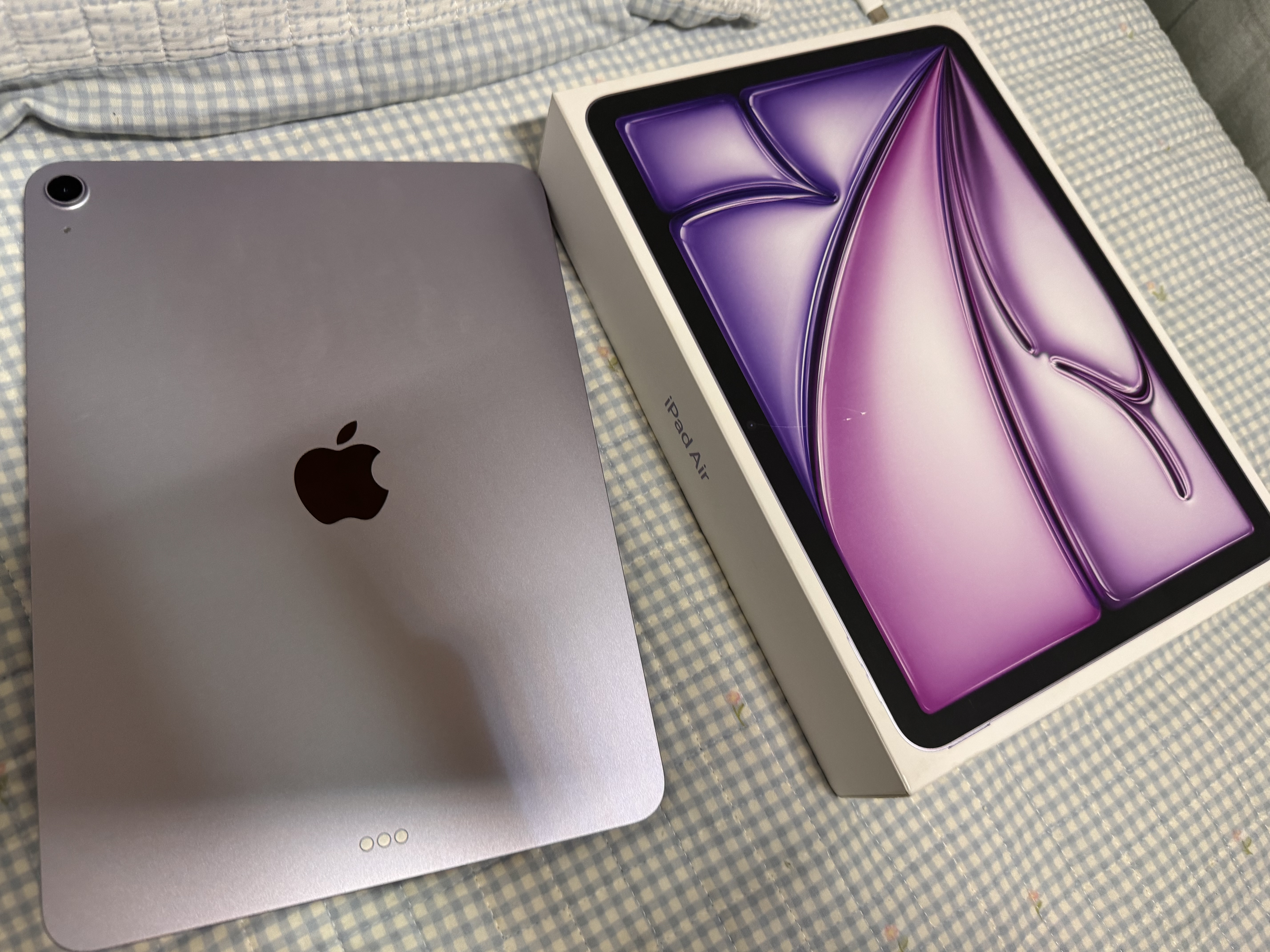 Apple/苹果 iPad Air 11英寸 M4芯片 2026年新款 平板电脑(128G WLAN版)紫色 实拍图