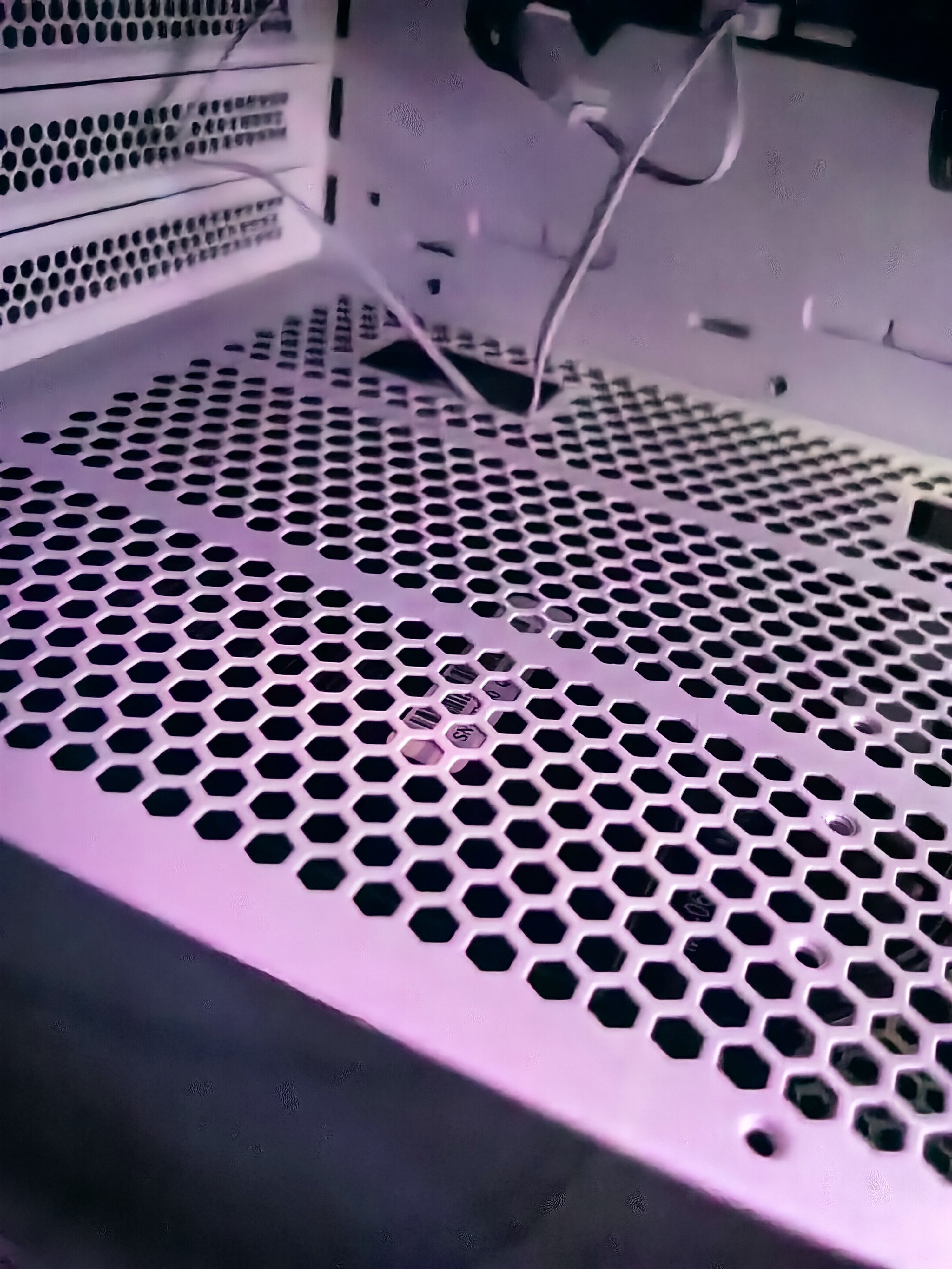 安钛克 Antec NE650 金牌全模650W电源/寿命更持久/支持风扇启停/双8pin电脑主机/扁线/支持温控 实拍图