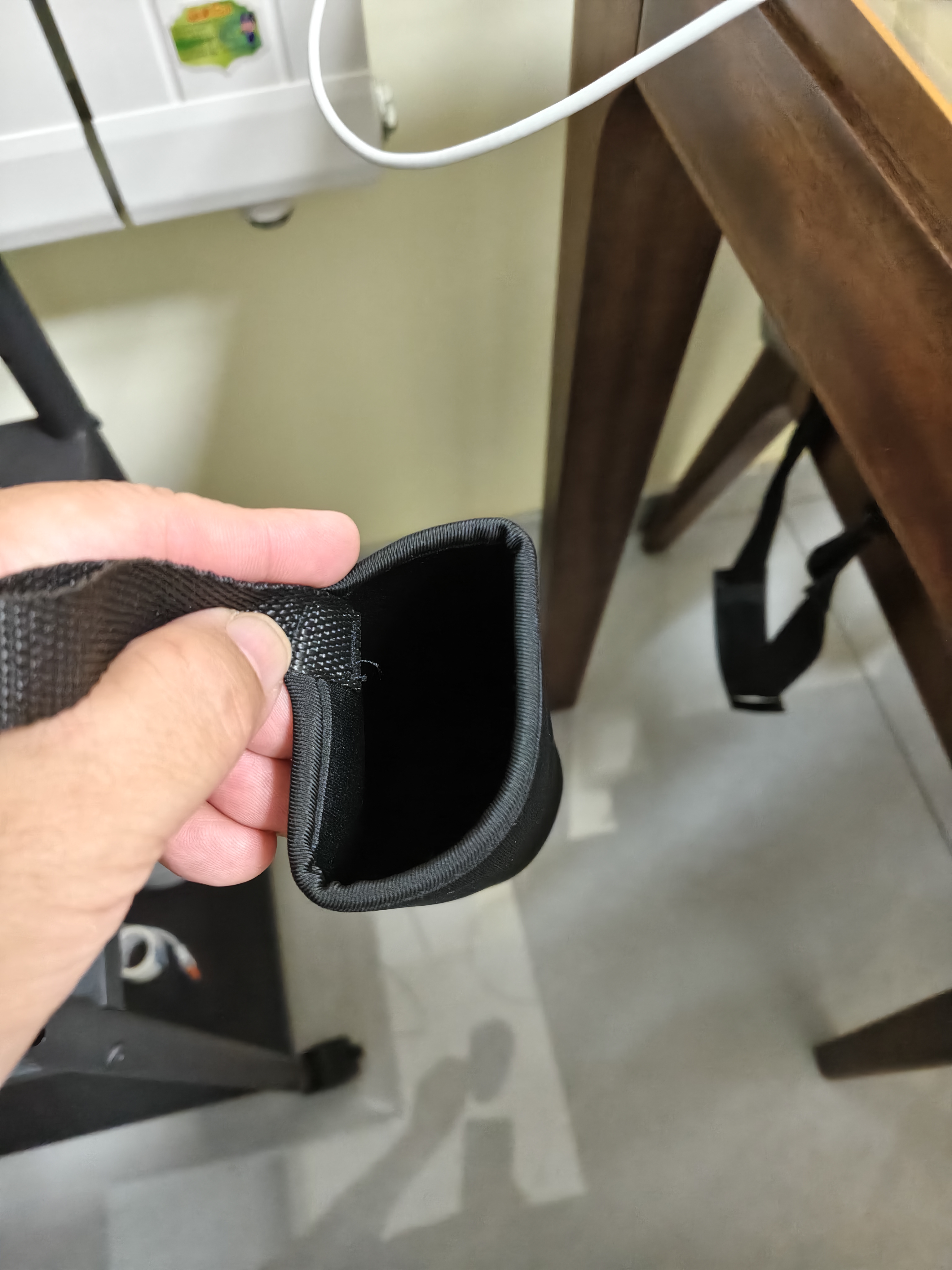 杯套保温杯保护套斜跨通用水杯套防摔隔热防烫玻璃杯袋子提绳简约 黑色中号（6.5cm*15.5cm） 无规格 实拍图