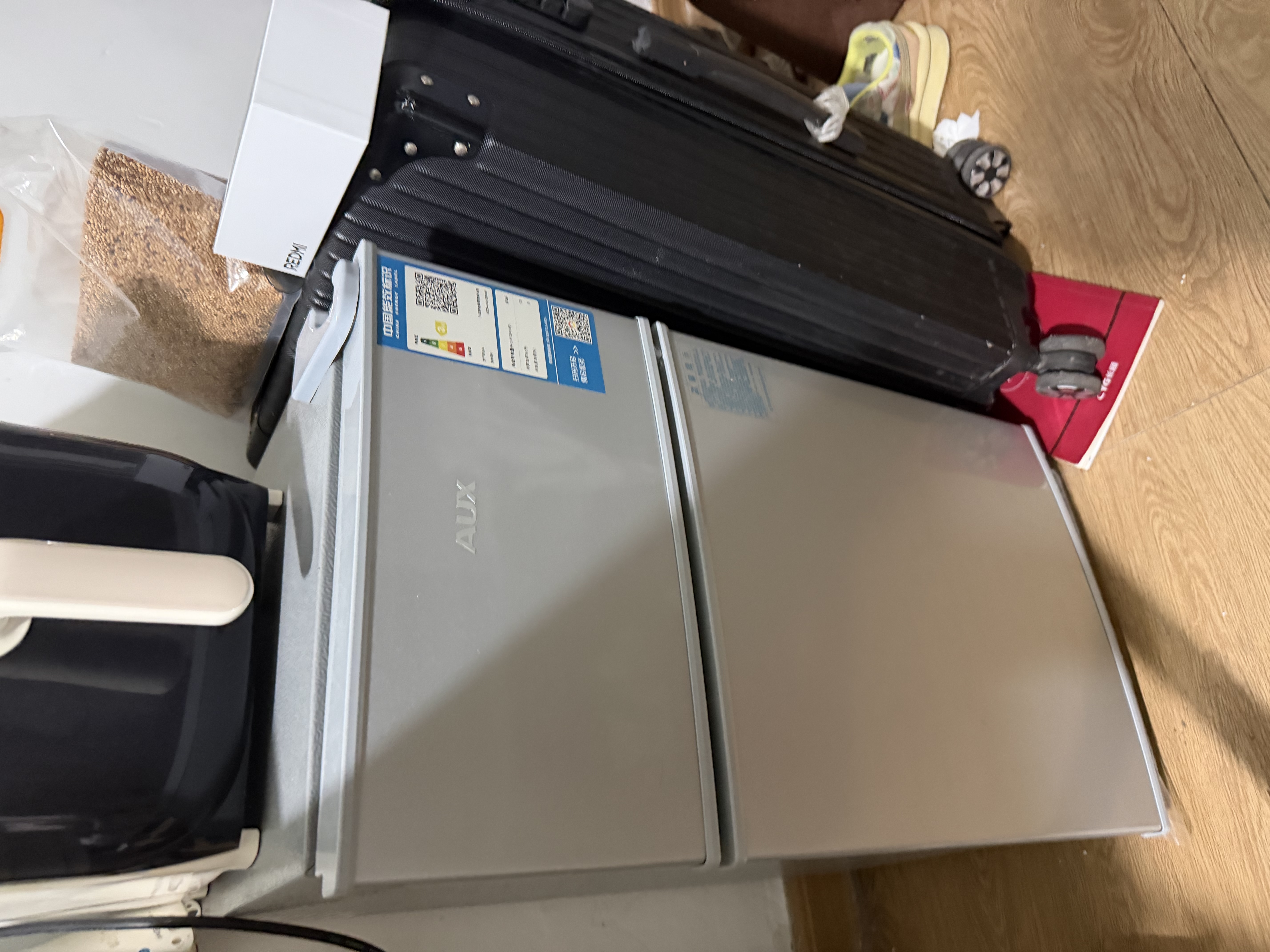 奥克斯（AUX）小冰箱家用小型迷你冷藏冷冻两用出租房宿舍用节能省电寝室办公室电冰箱 【净化去味】126银色【高效保鲜 铜管速冷】22L 实拍图