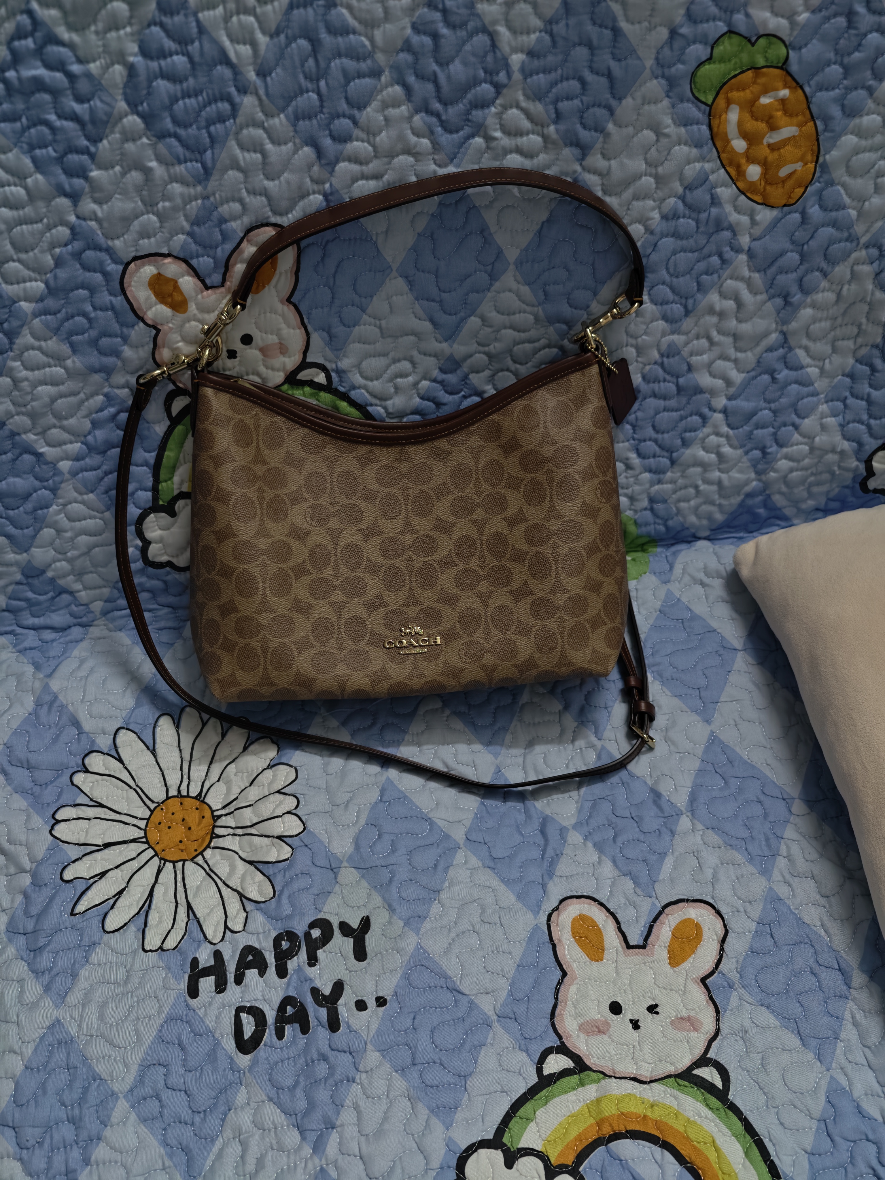 蔻驰（COACH）【品牌直供】女士LAUREL中号斜挎流浪包棕黄/棕色CEY95礼物次日达 实拍图