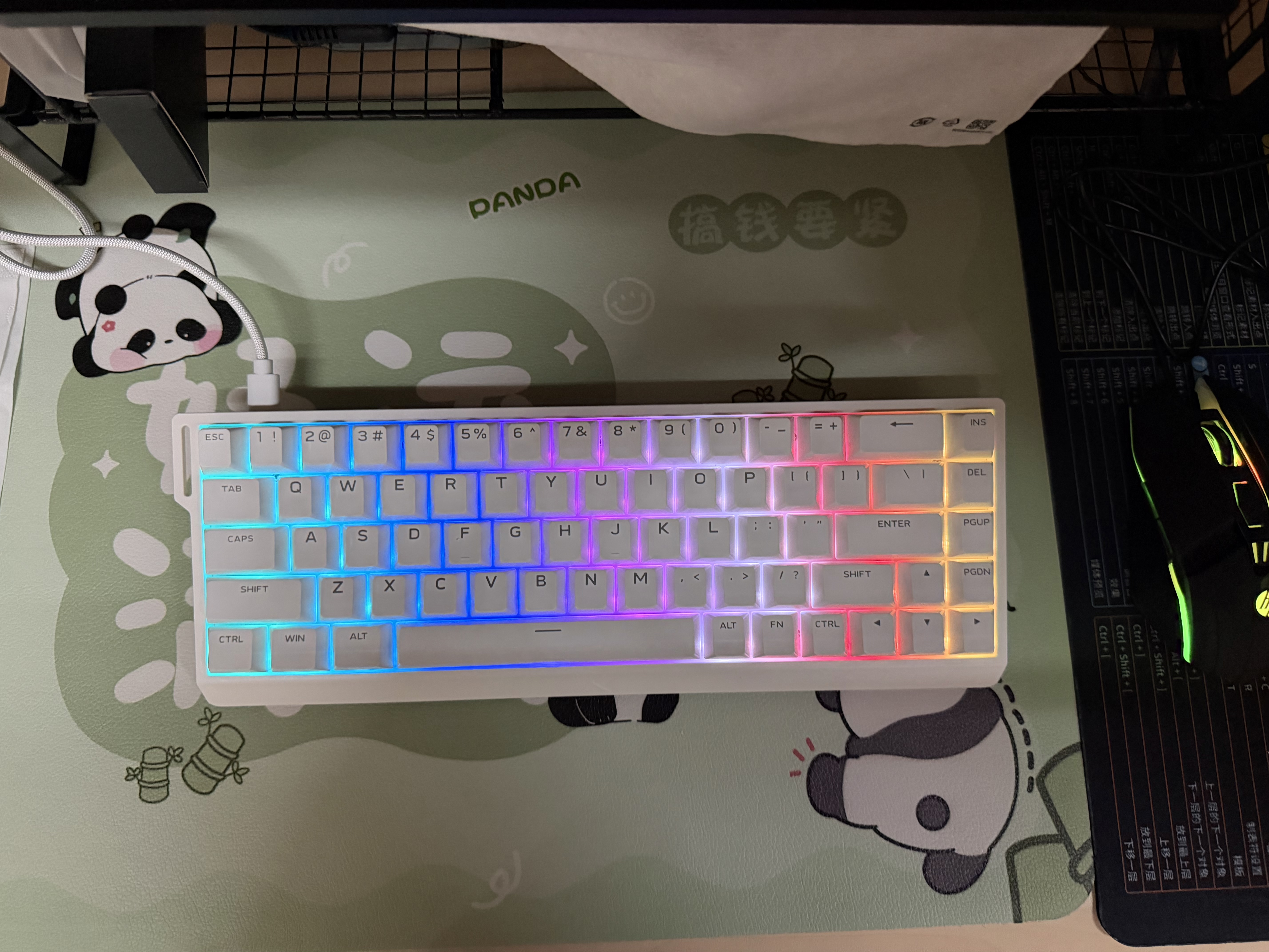迈从（MCHOSE）Ace 68 V2磁轴键盘Gus同款RT电竞游戏低延迟60pro机械有线68键配列FPS双驱动无畏契约 Ace 68 电竞版 白色 蓝冰磁轴 实拍图