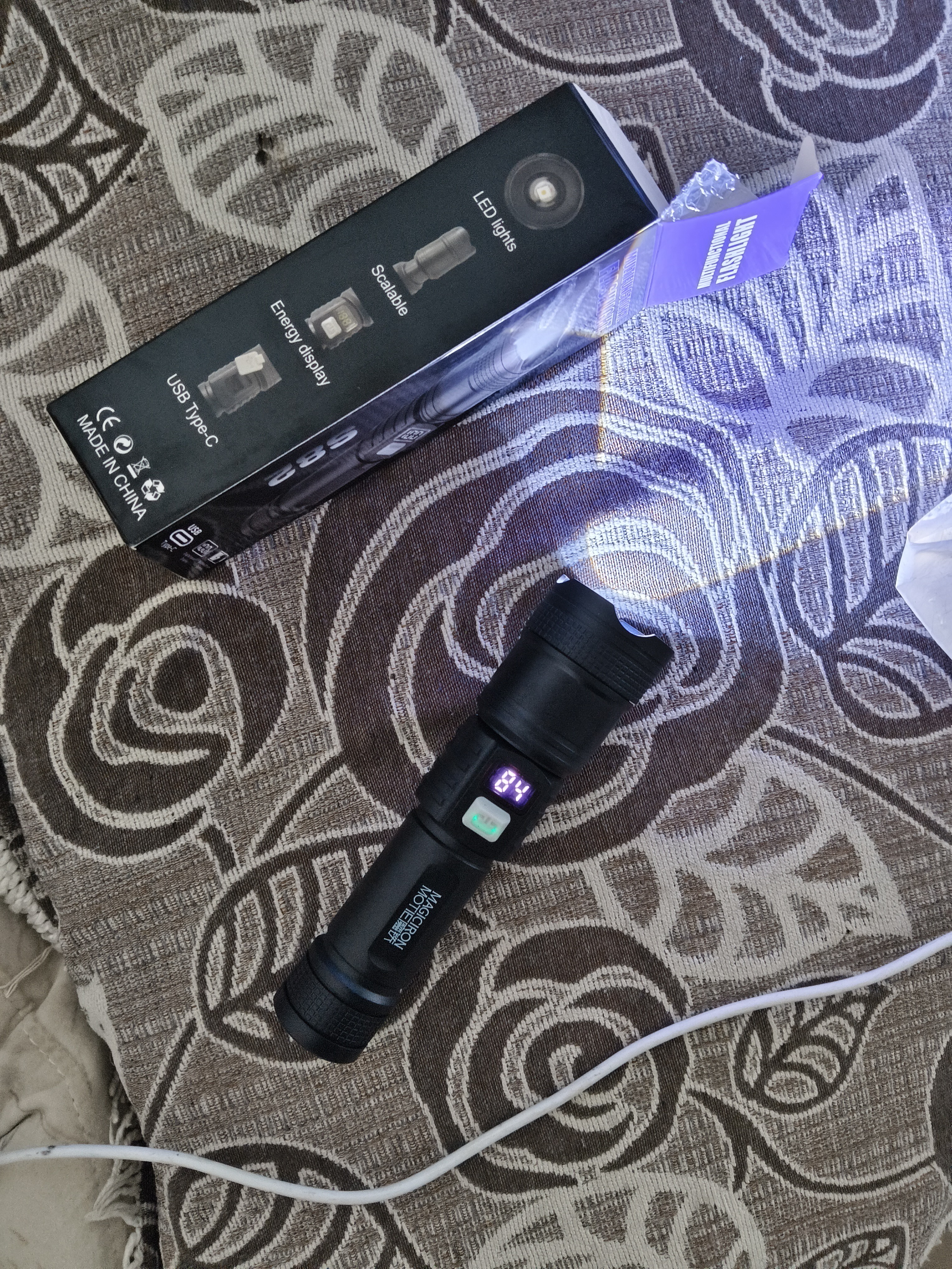探路蜂手电筒强光小型便携爆亮远射家用户外照明应急灯夜钓鱼灯 实拍图