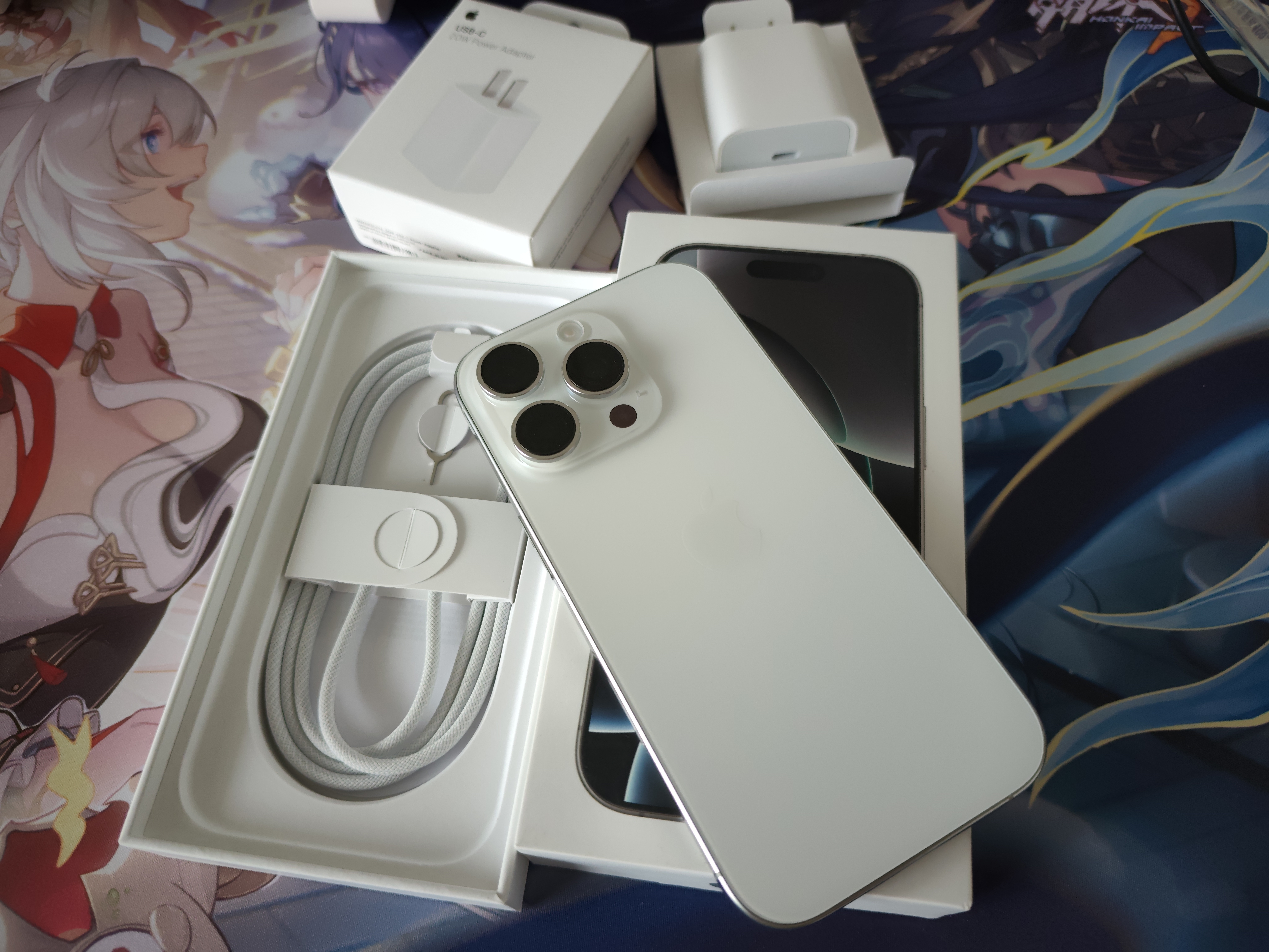 Apple/苹果/苹果 iPhone 16 Pro 128GB 白色钛金属 支持移动联通电信5G 双卡双待手机 实拍图