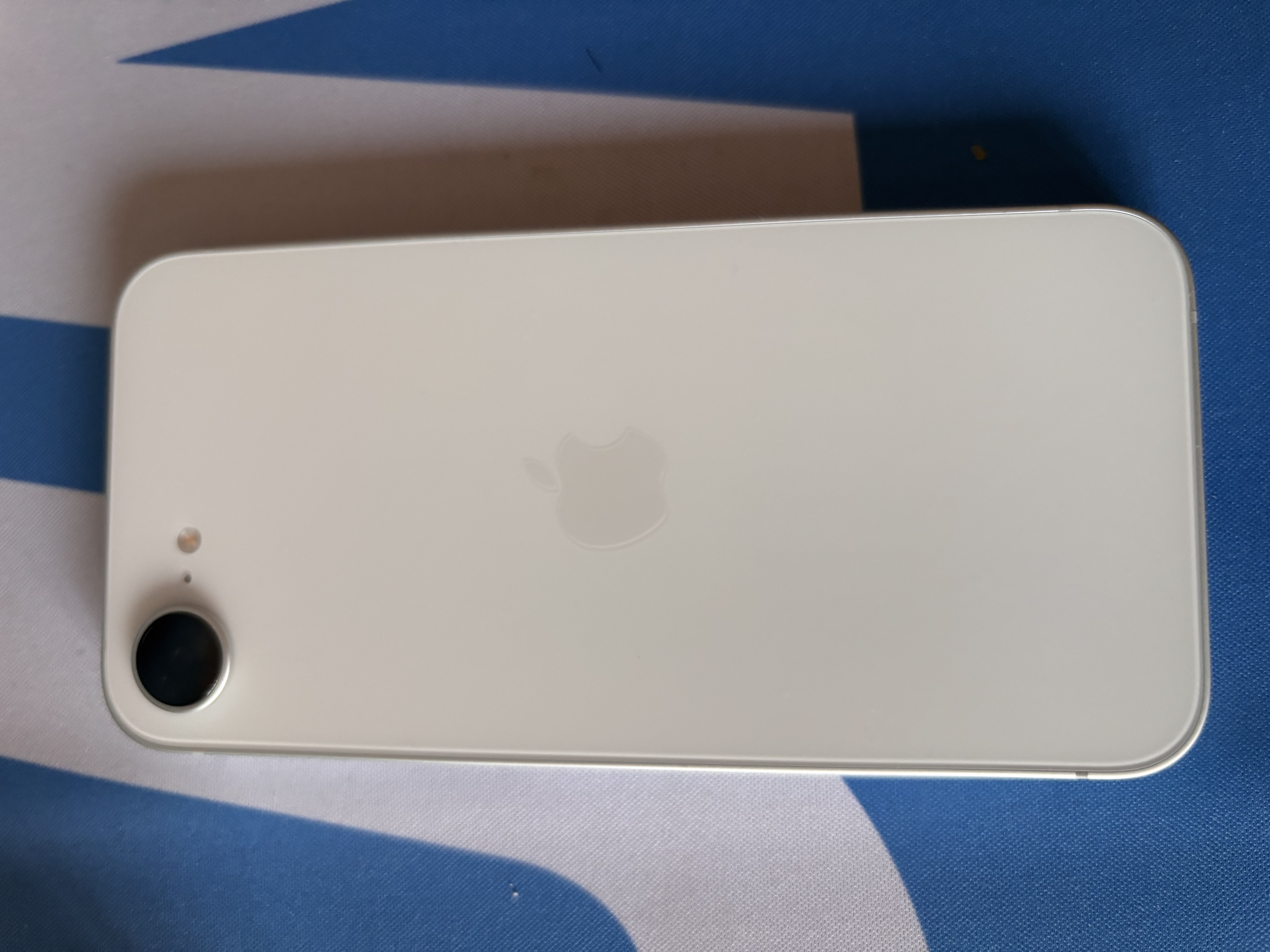 Apple/苹果【需签收激活】/苹果 iPhone 17e（A3635）256GB 白色 支持移动联通电信5G 单实体卡槽 支持双eSIM 实拍图