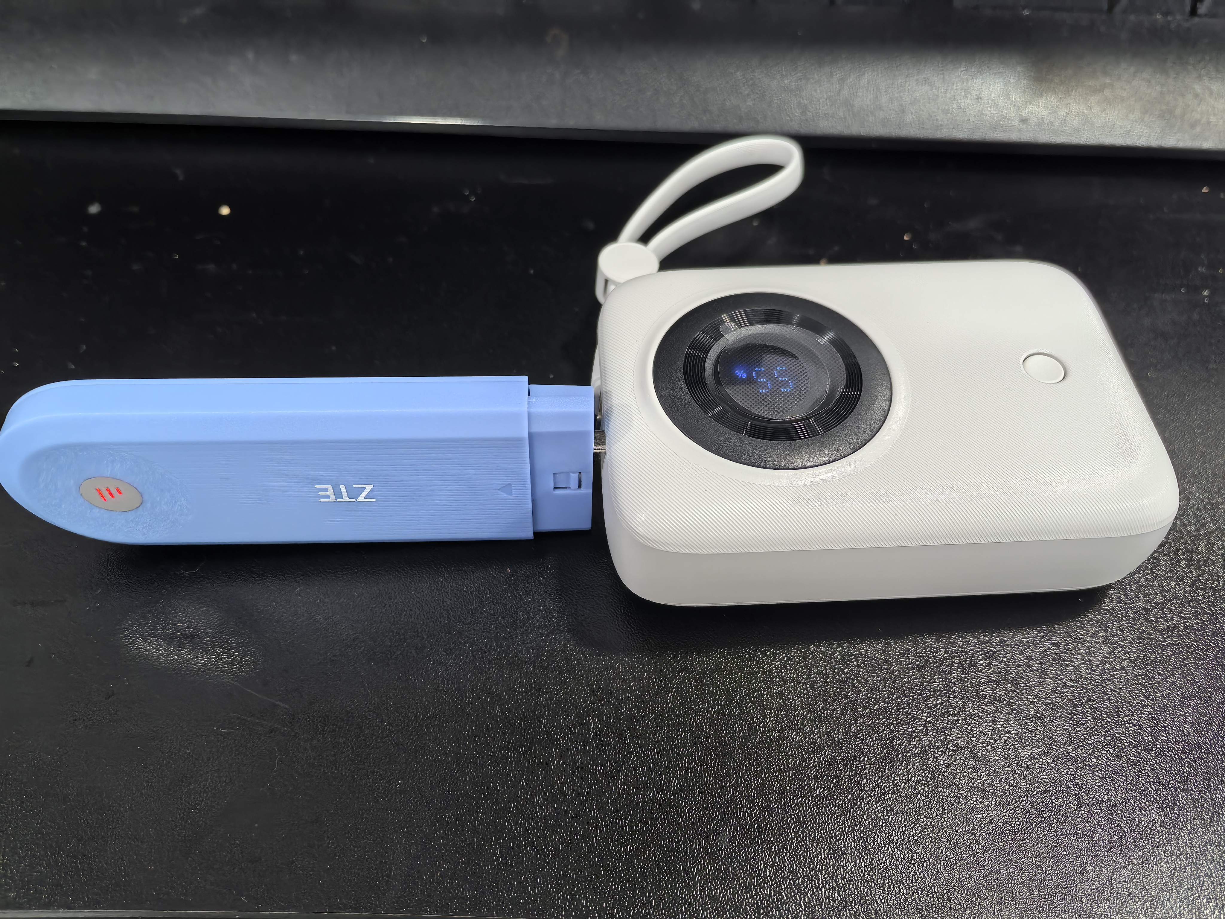 中兴（ZTE）F40 5G RedCap随身wifi6免插卡轻量化5G移动wifi无线网便携路由器热点笔记本电脑上网流量2026款 实拍图