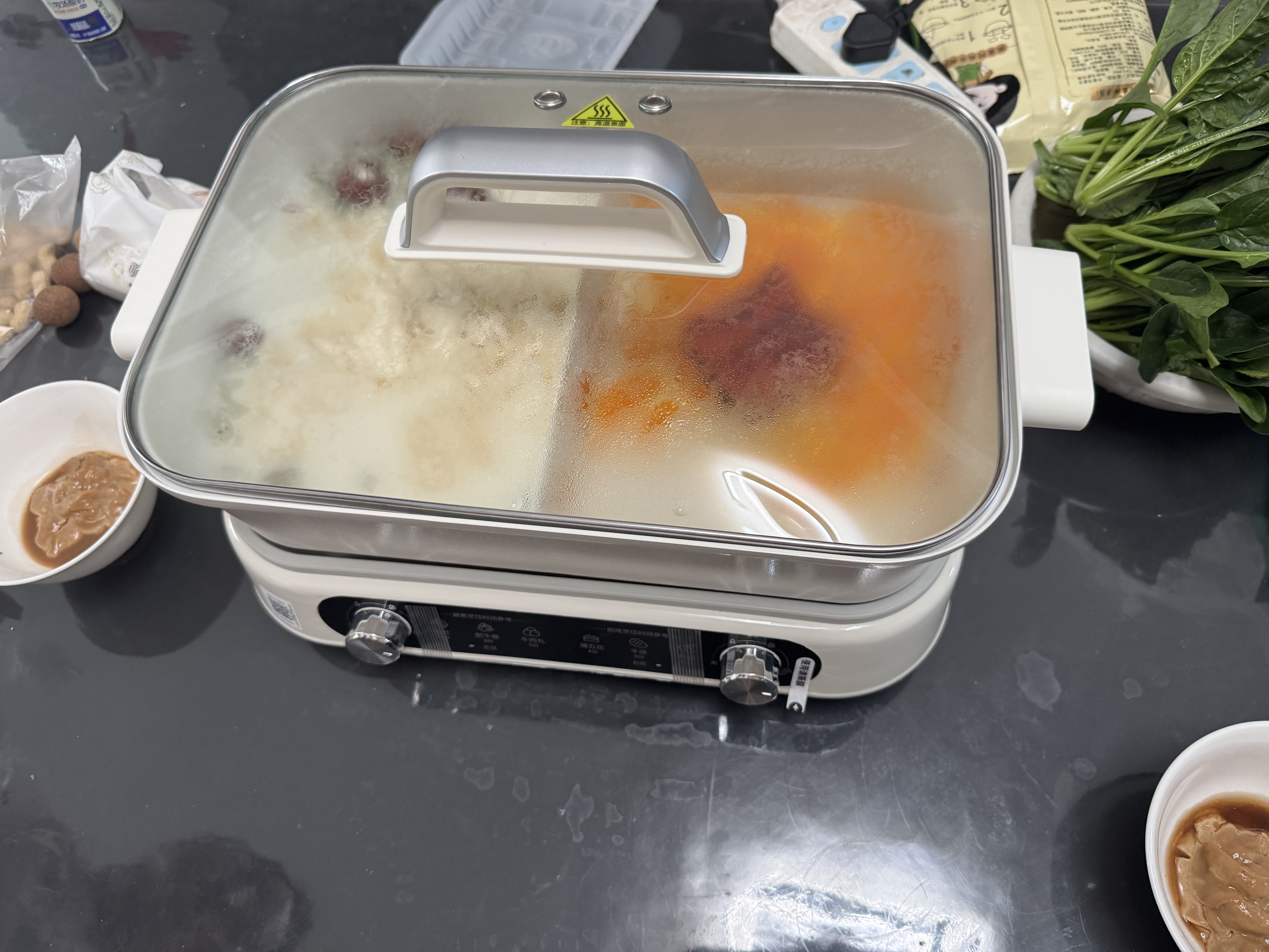 美的（Midea）电火锅电煮锅鸳鸯锅0氟钛陶涂层火锅专用锅分体式分区控温电热锅6L多功能锅HGS3523D1 实拍图