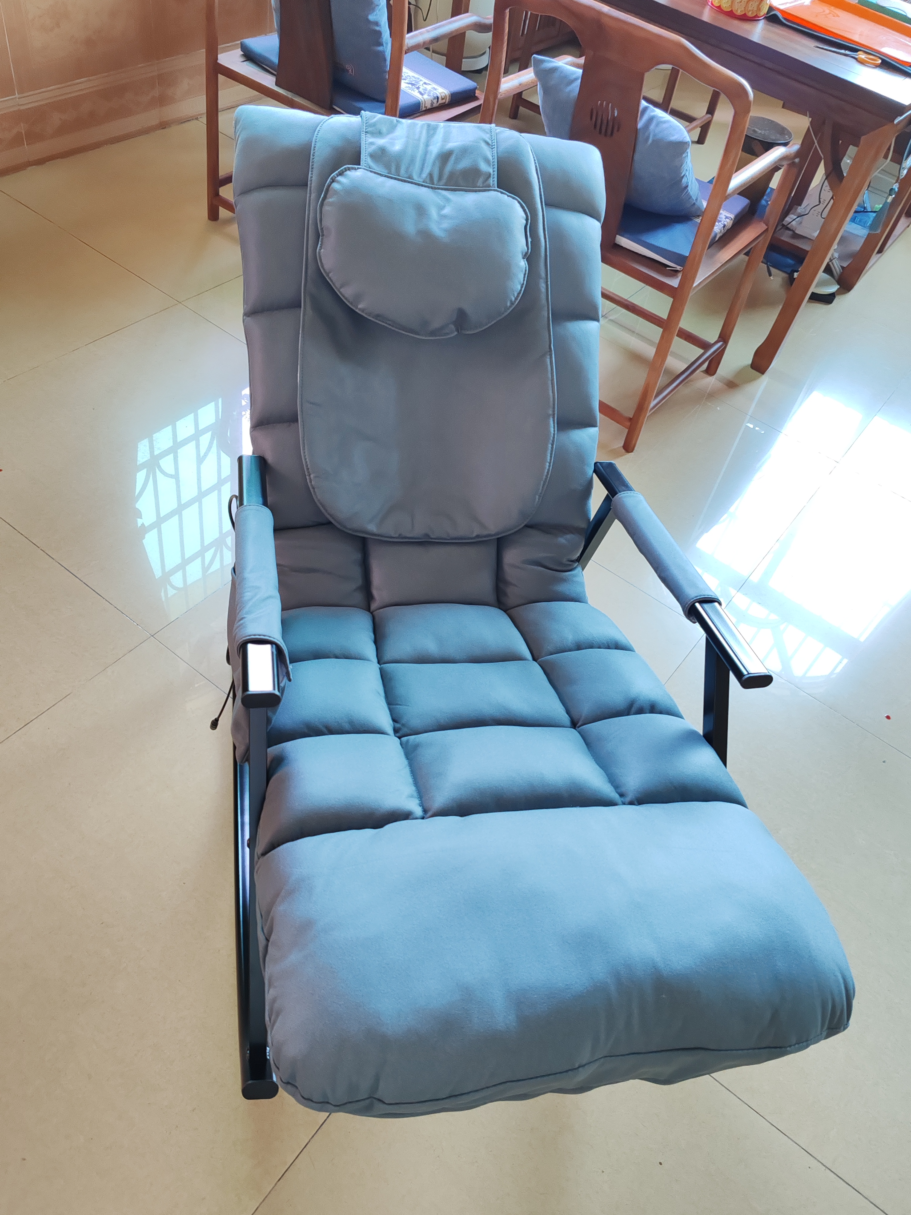 奥克斯（AUX）按摩椅小型休闲摇摇椅子家用十大品牌电动沙发颈椎太空舱2026全身按摩器靠垫躺椅送爸妈的生日礼物 轻奢橙pro【升级行走揉捏导轨+腰背热敷+震动】 七夕情人节礼物实用送爸爸妈妈老年人父母 实拍图