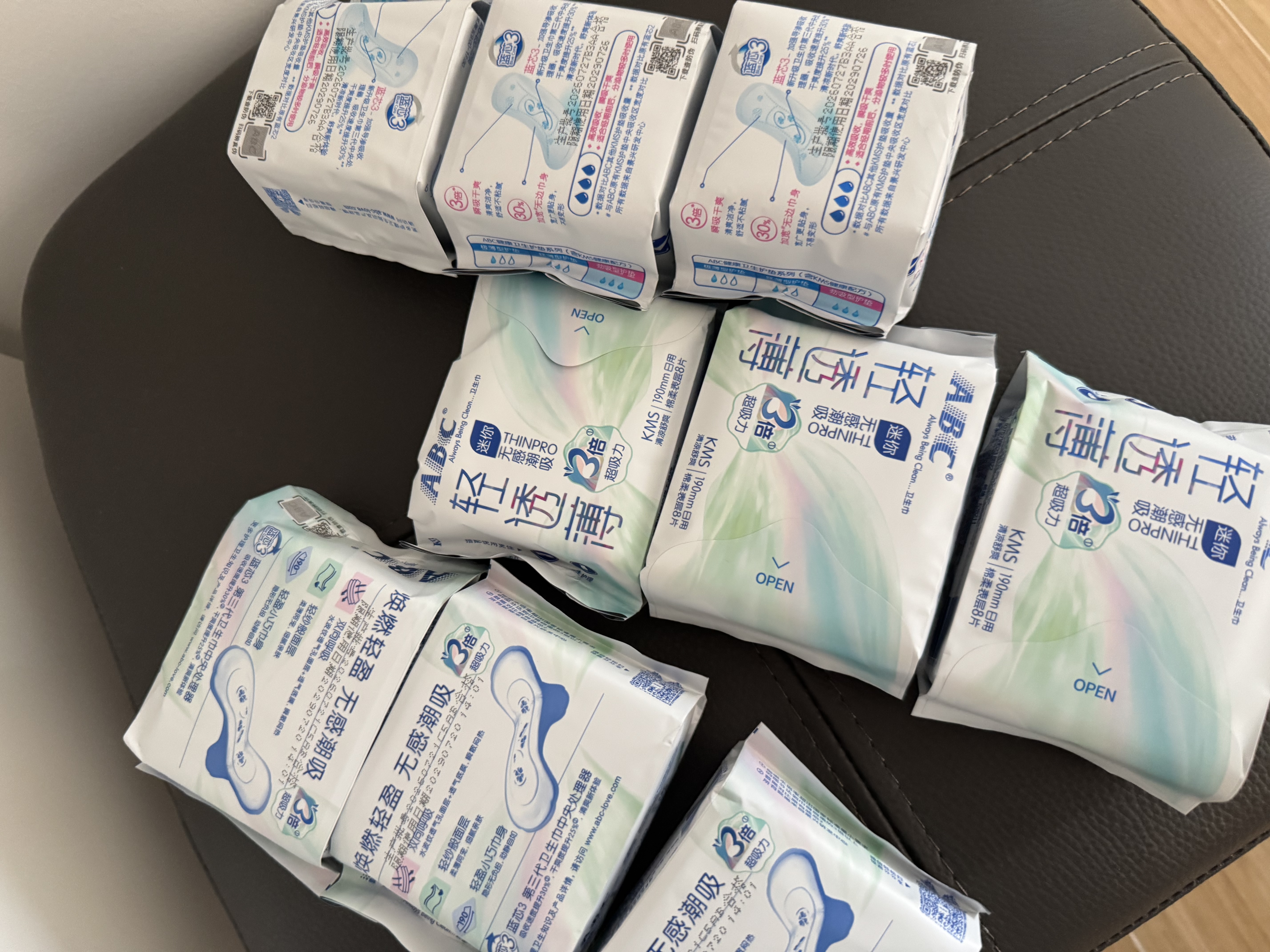 ABCKMS纤薄健康配方超薄透气护垫卫生巾套装京东自营163mm*66片 实拍图