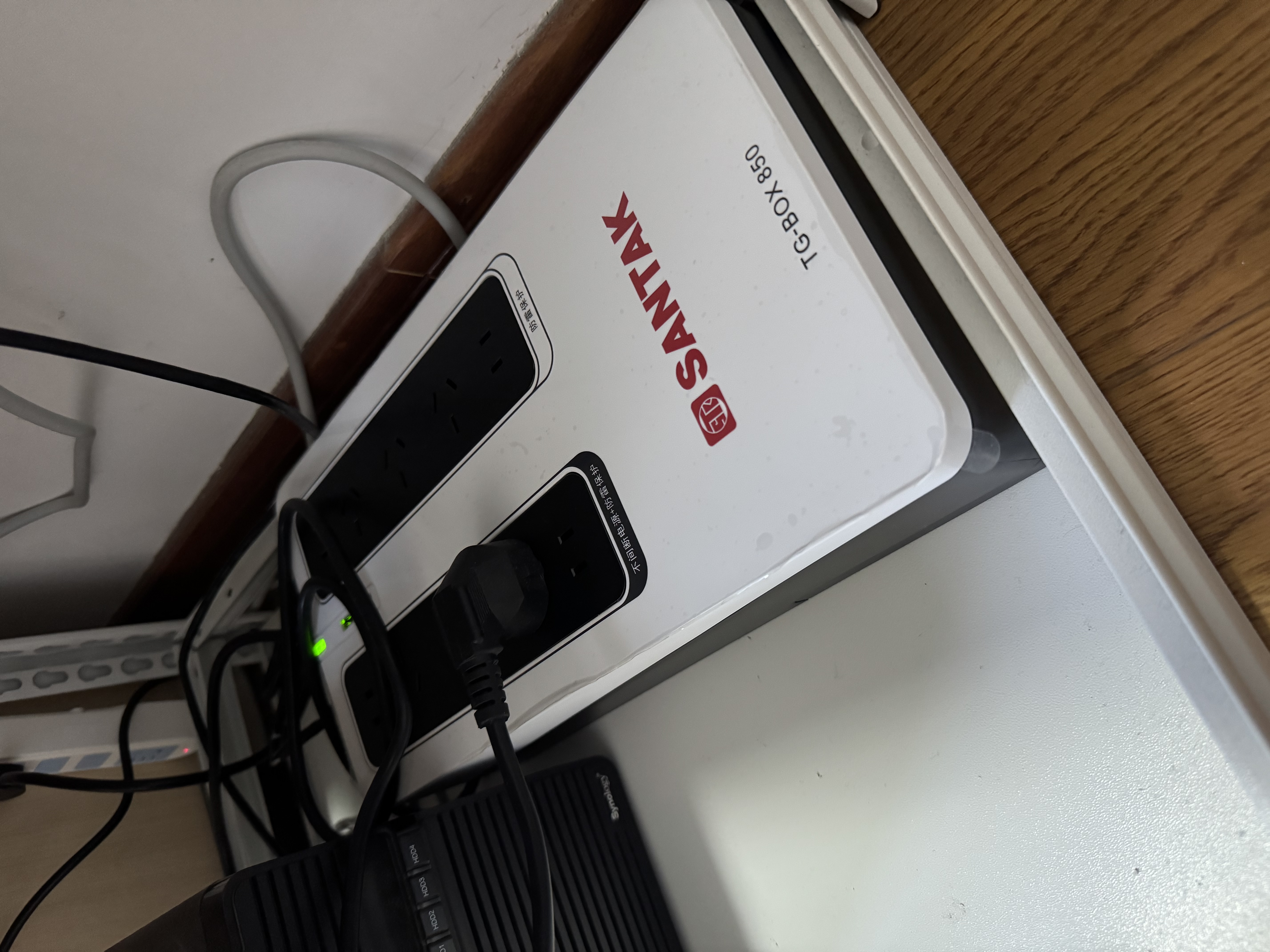 山特（SANTAK）TG-BOX 850UPS不间断电源NAS自动关机和电脑断电保护 TG-BOX 850 (850VA/510W) 实拍图