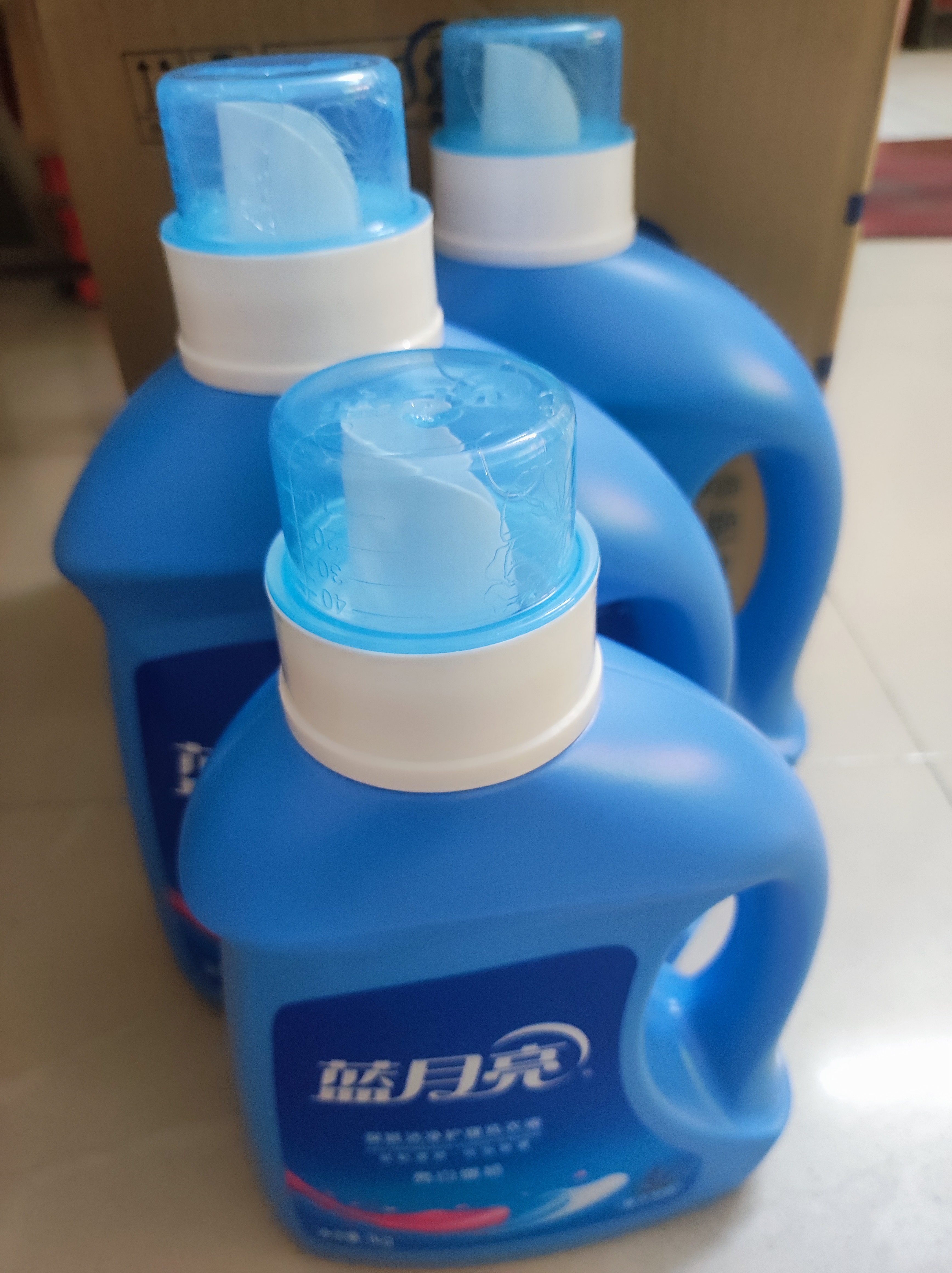 蓝月亮亮白增艳洗衣液薰衣草香2kg*2+1kg瓶  全瓶装 护色增艳 品质严选 实拍图