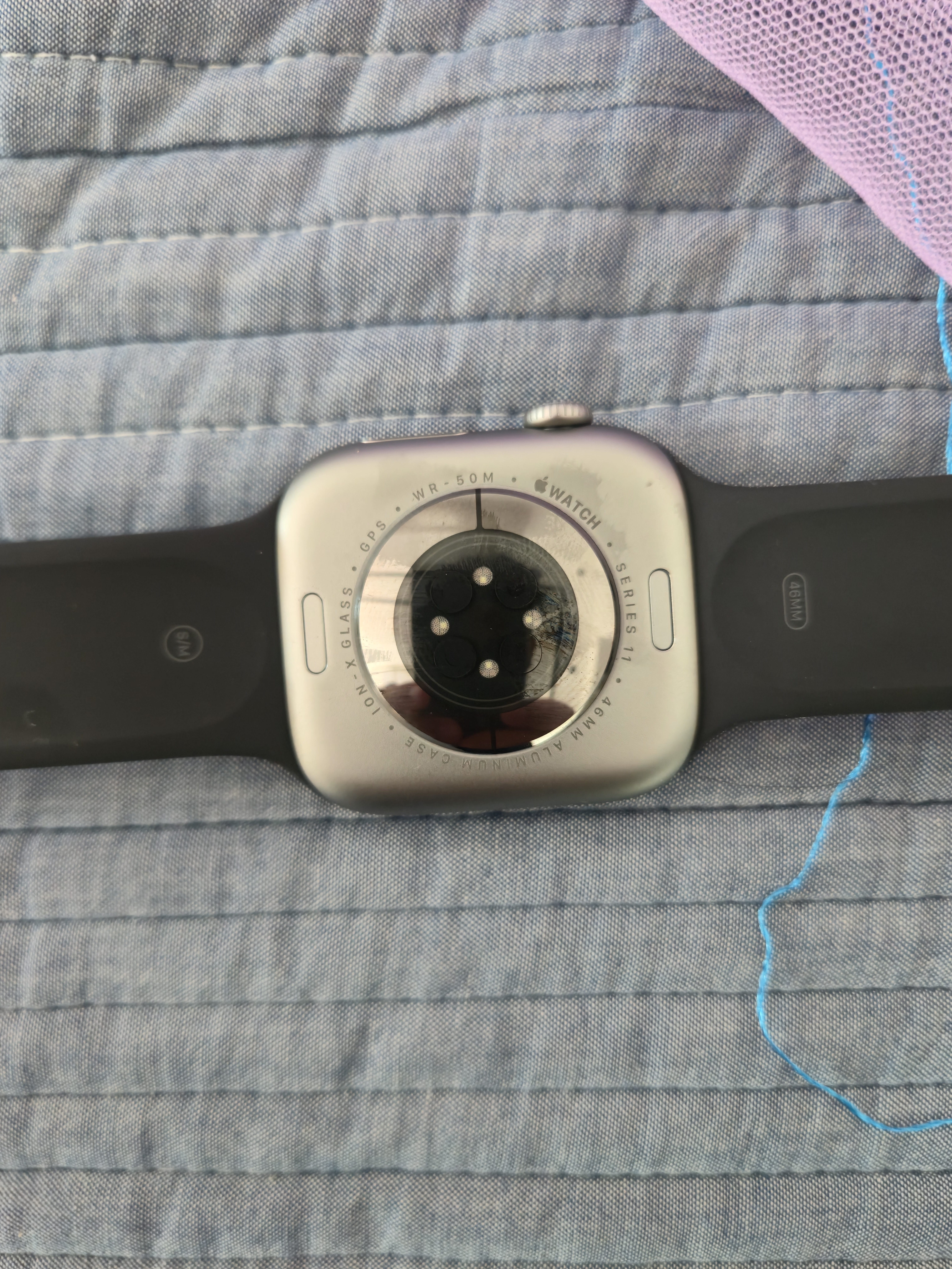 Apple/苹果/苹果 Watch S11 智能手表GPS款46毫米深空灰色铝金属表壳黑色运动型表带S/M MEVN4CH/B 实拍图