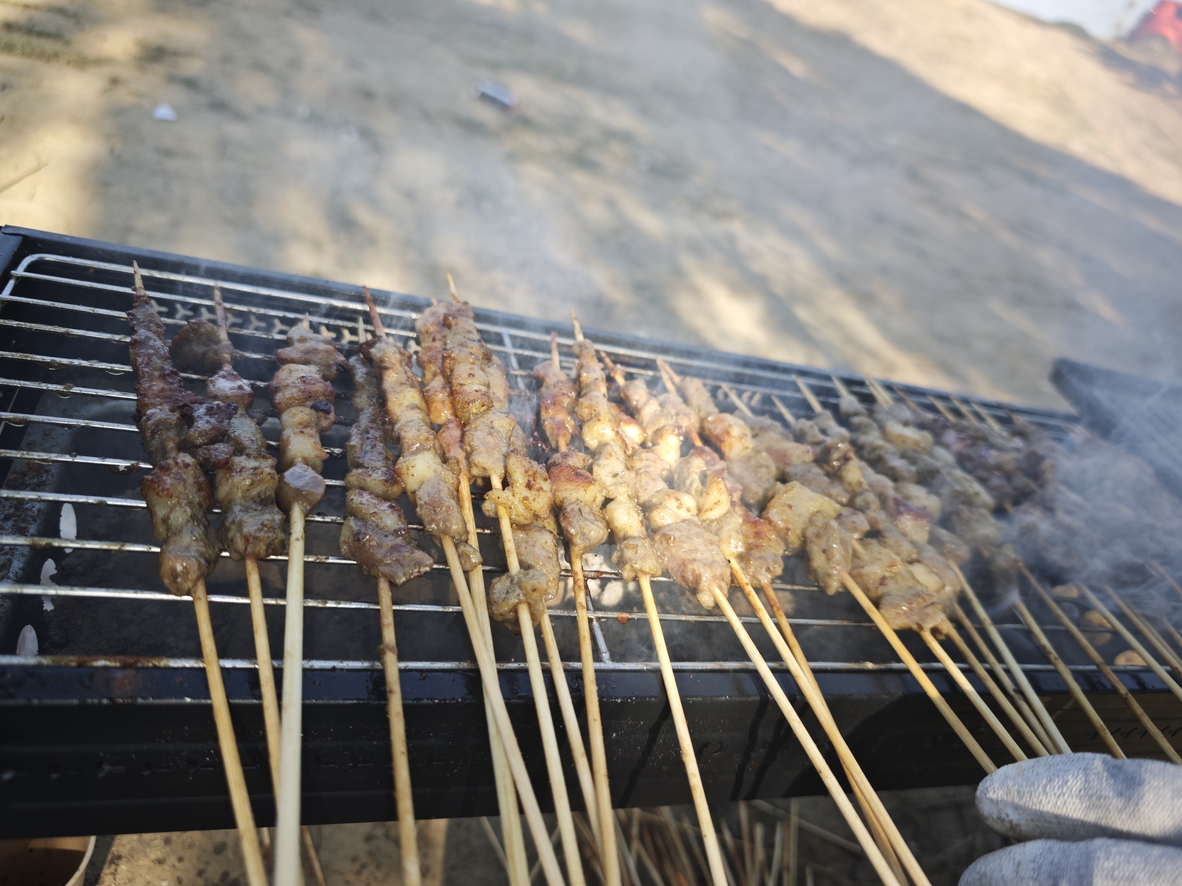 游牧御品户外露营烧烤食材5~8人份 15种烤串12荤3素羊肉串牛肉串玉米面筋 实拍图