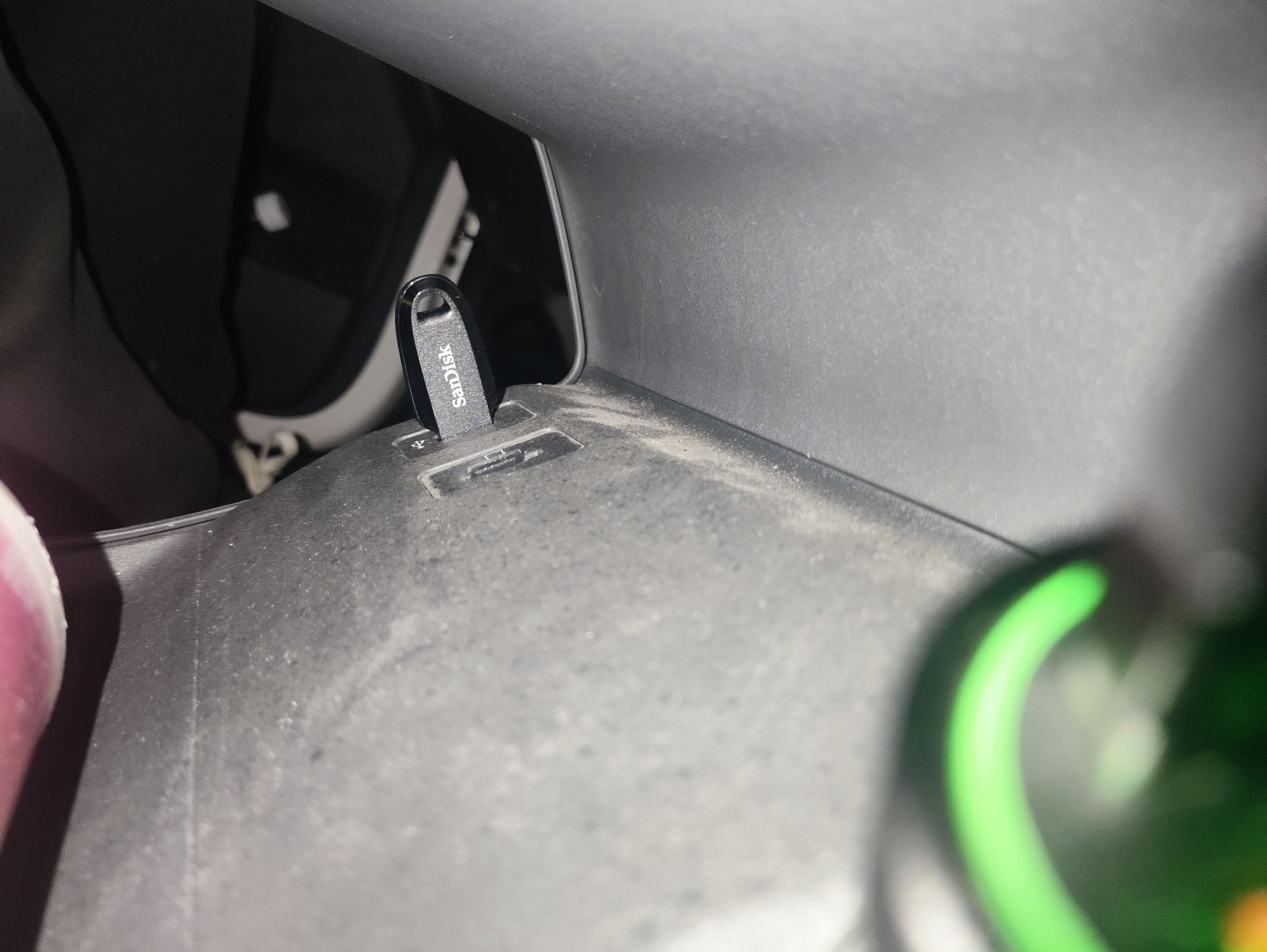 Sandisk闪迪128GB USB3.2 U盘 CZ550黑色 读速100MB/s 安全加密 数据恢复 学习办公电脑车载 高速大容量优盘 实拍图