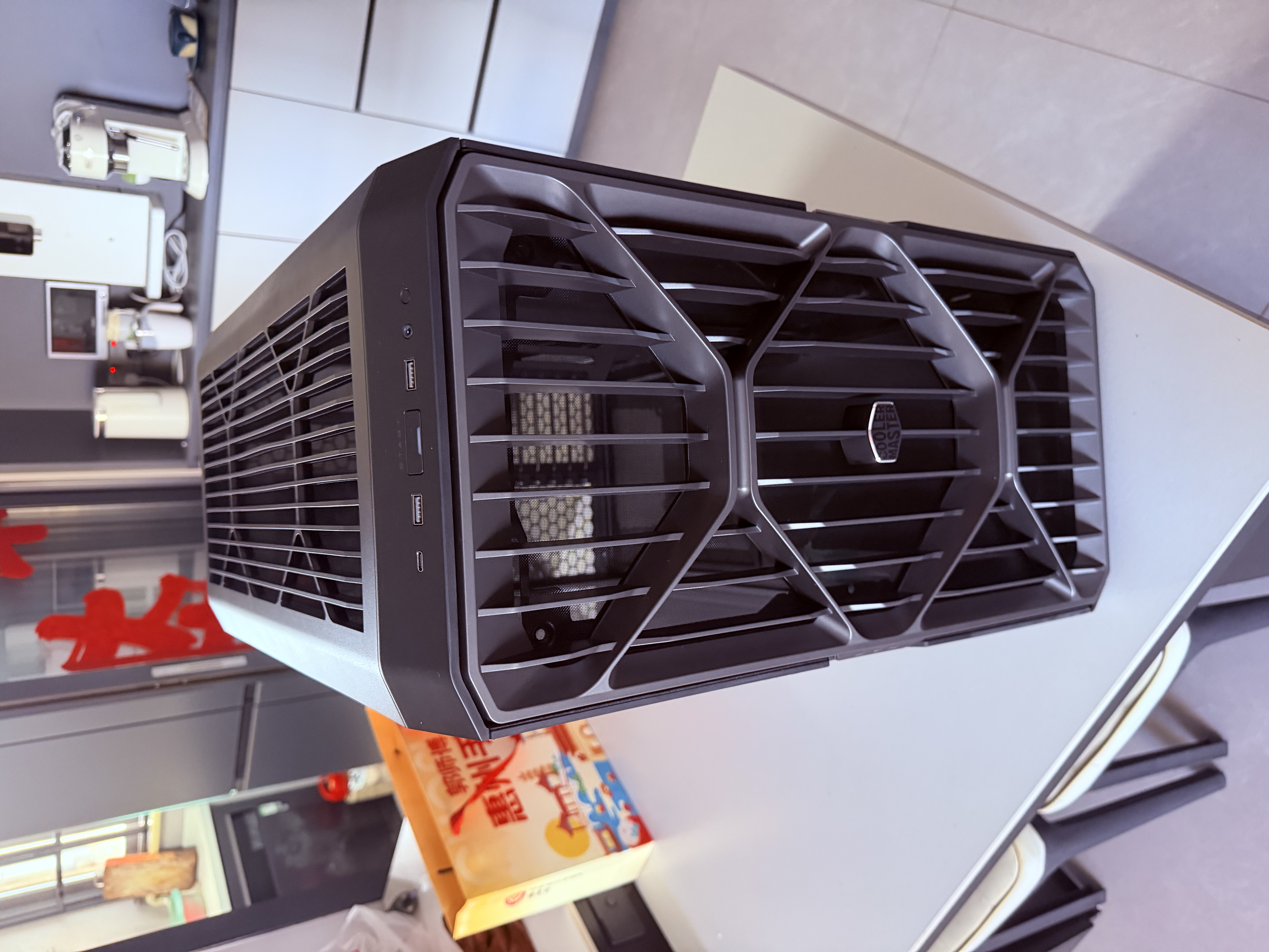酷冷至尊（CoolerMaster）HAF II 500 EATX电脑机箱 宗师滑轨/22040加厚风扇/双模式显卡支架/支持4双槽显卡/顶配IO面板 实拍图