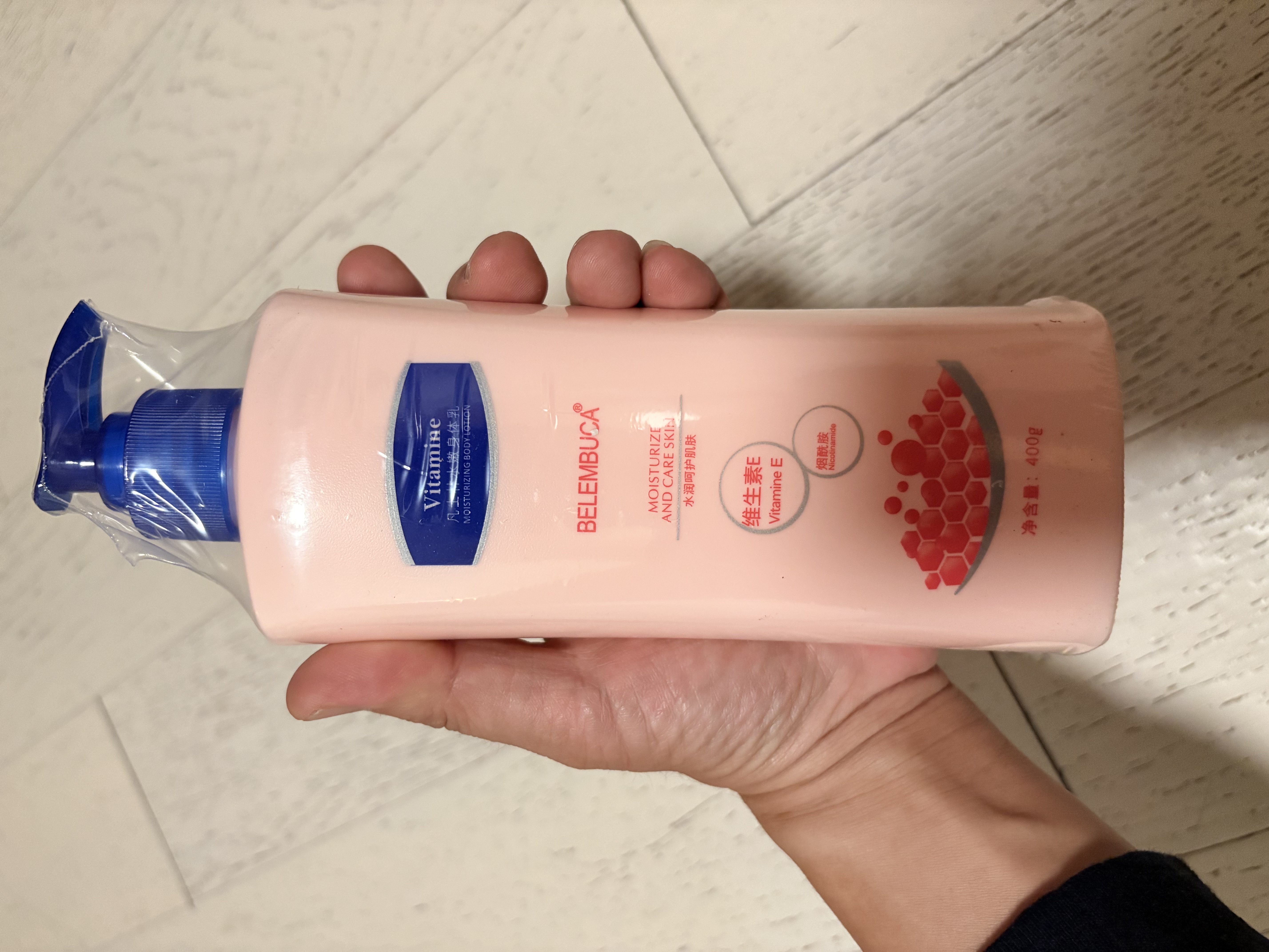 BELEMBUCA烟酰胺身体乳滋润保湿补水防干裂皮肤干燥起皮脱屑润肤乳留香男女 400g 1瓶 烟酰胺身体乳 实拍图