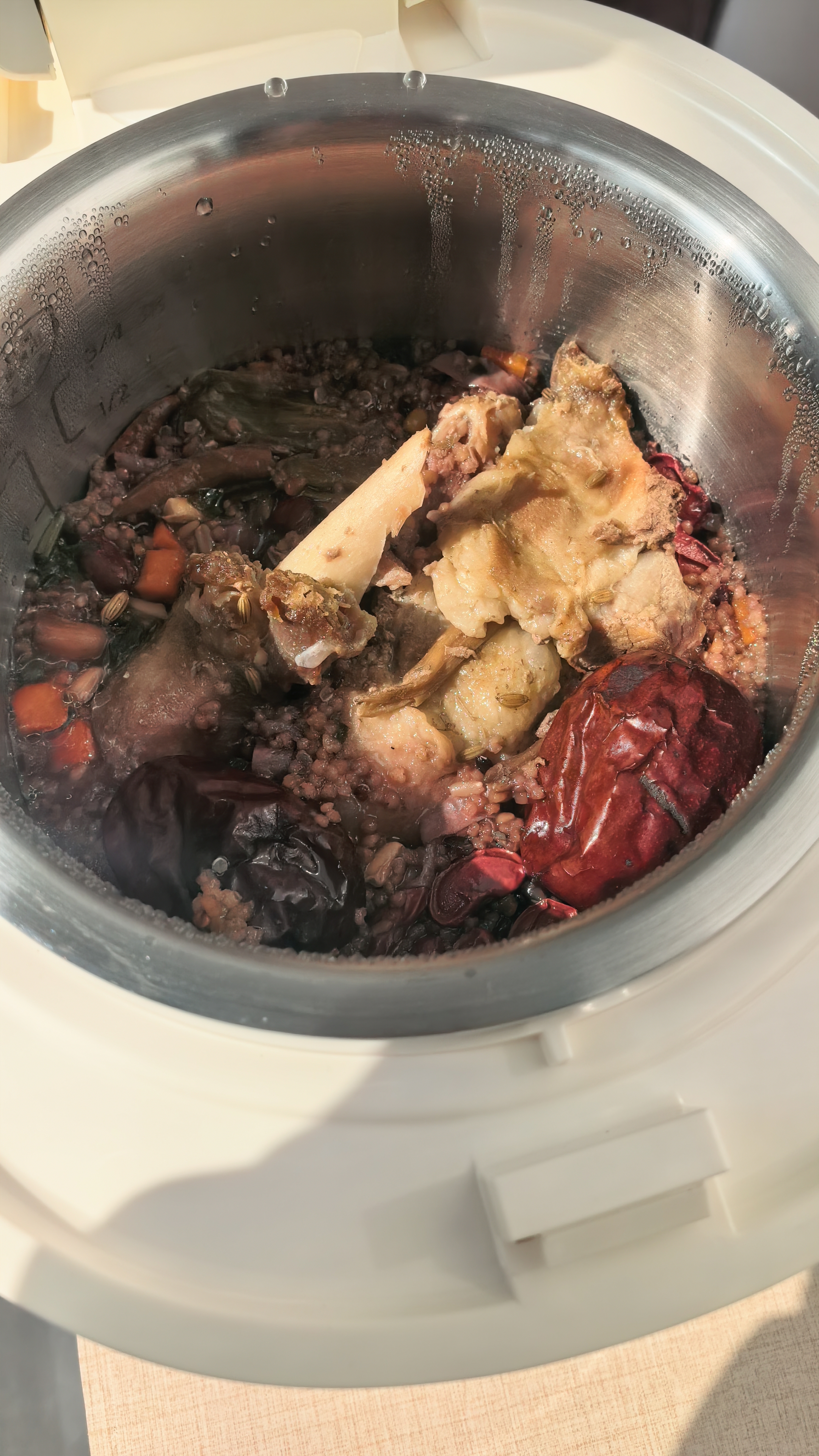 小熊（Bear）电饭煲 1-2人 有钛0涂层健康 不锈钢防粘内胆 多功能智能预约小电饭锅1.6L DFB-C16M3有钛 实拍图