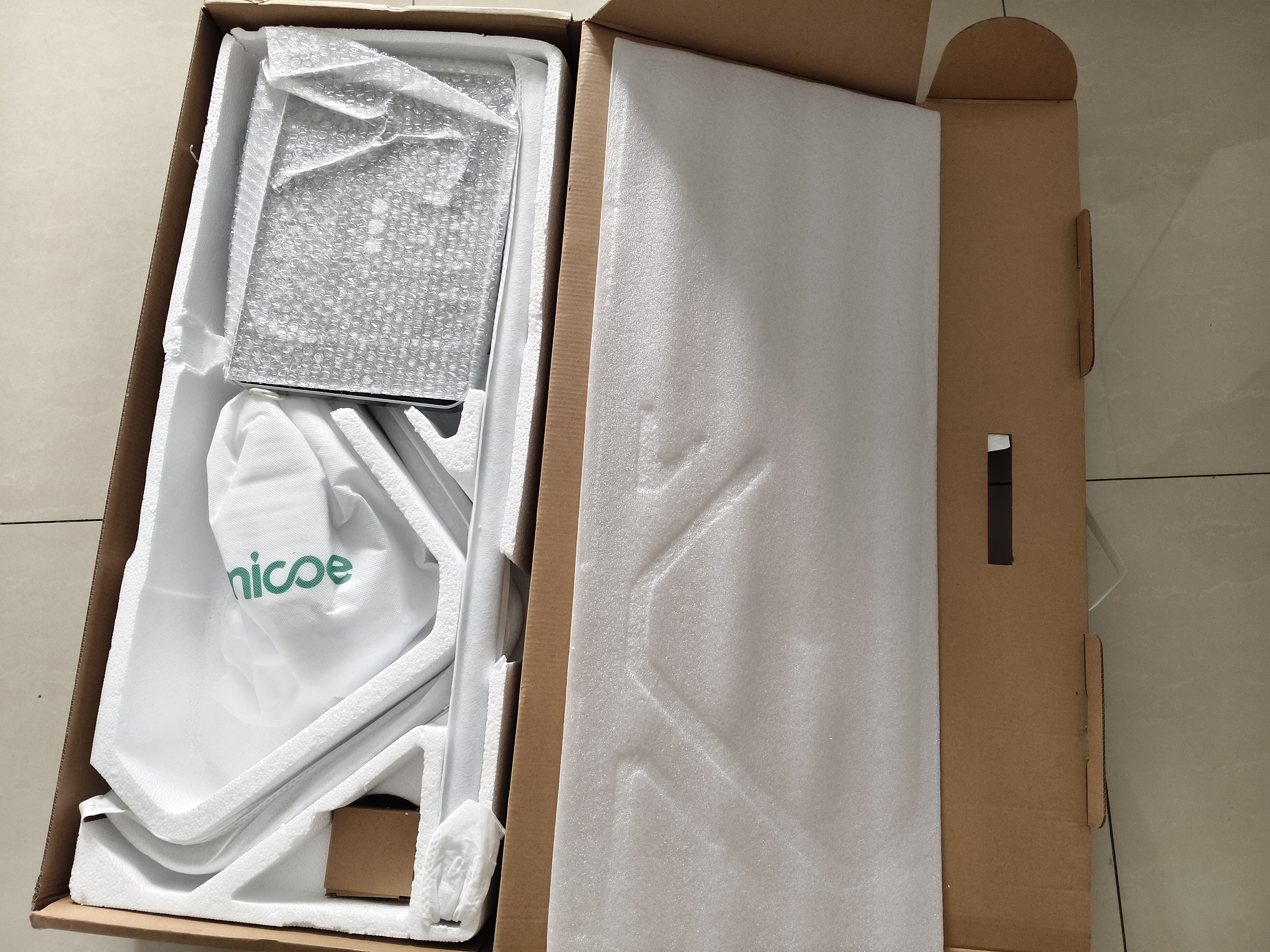 四季沐歌（MICOE）淋浴花洒套装卫浴精铜龙头增压防烫花洒全套喷头淋浴器 【方形颜值款】三功能/星空顶喷A109 实拍图