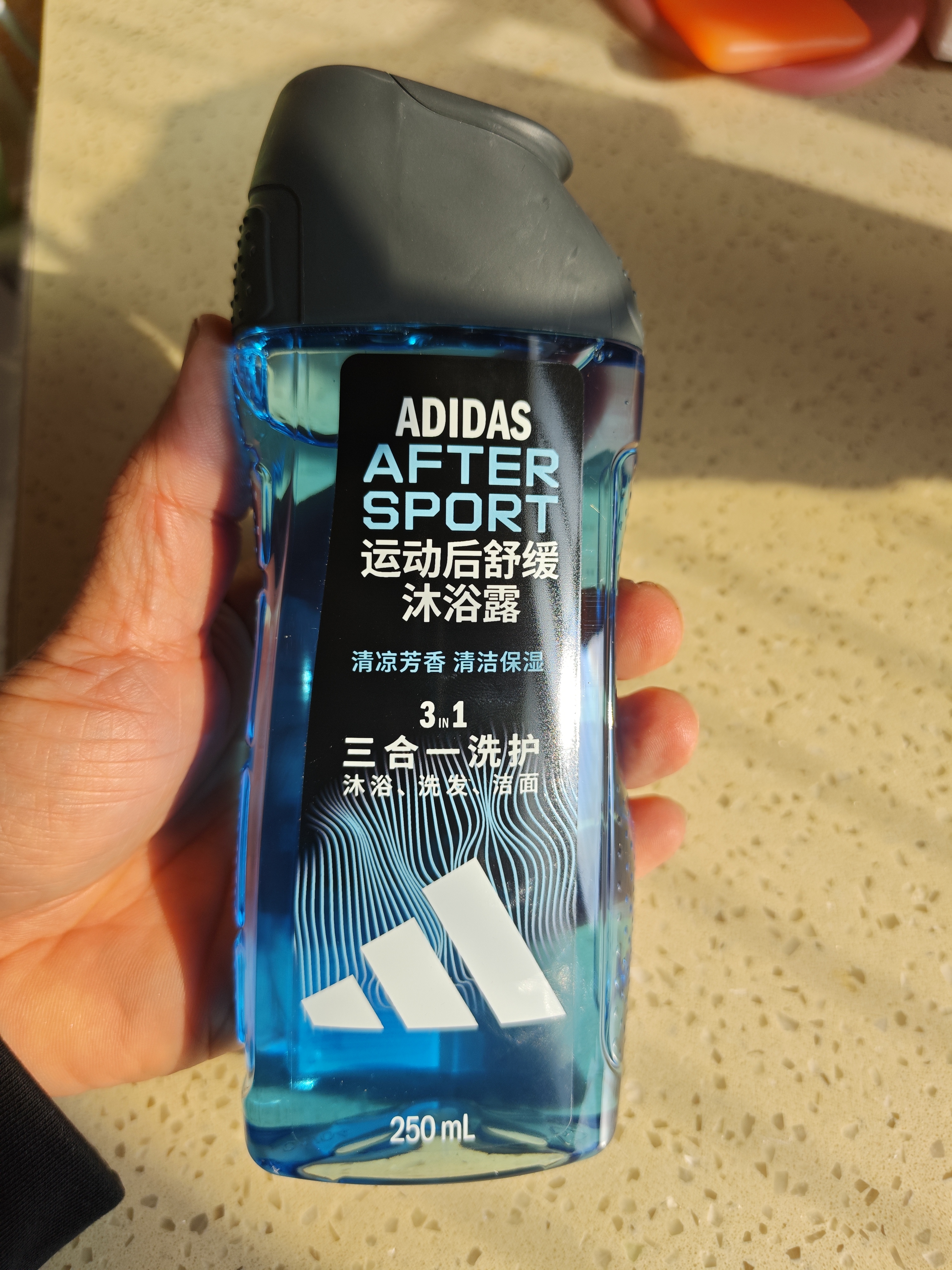 阿迪达斯（adidas）沐浴露男士专用洗发洗面奶三效合一游泳去氯薄荷小瓶旅行装250ml 实拍图