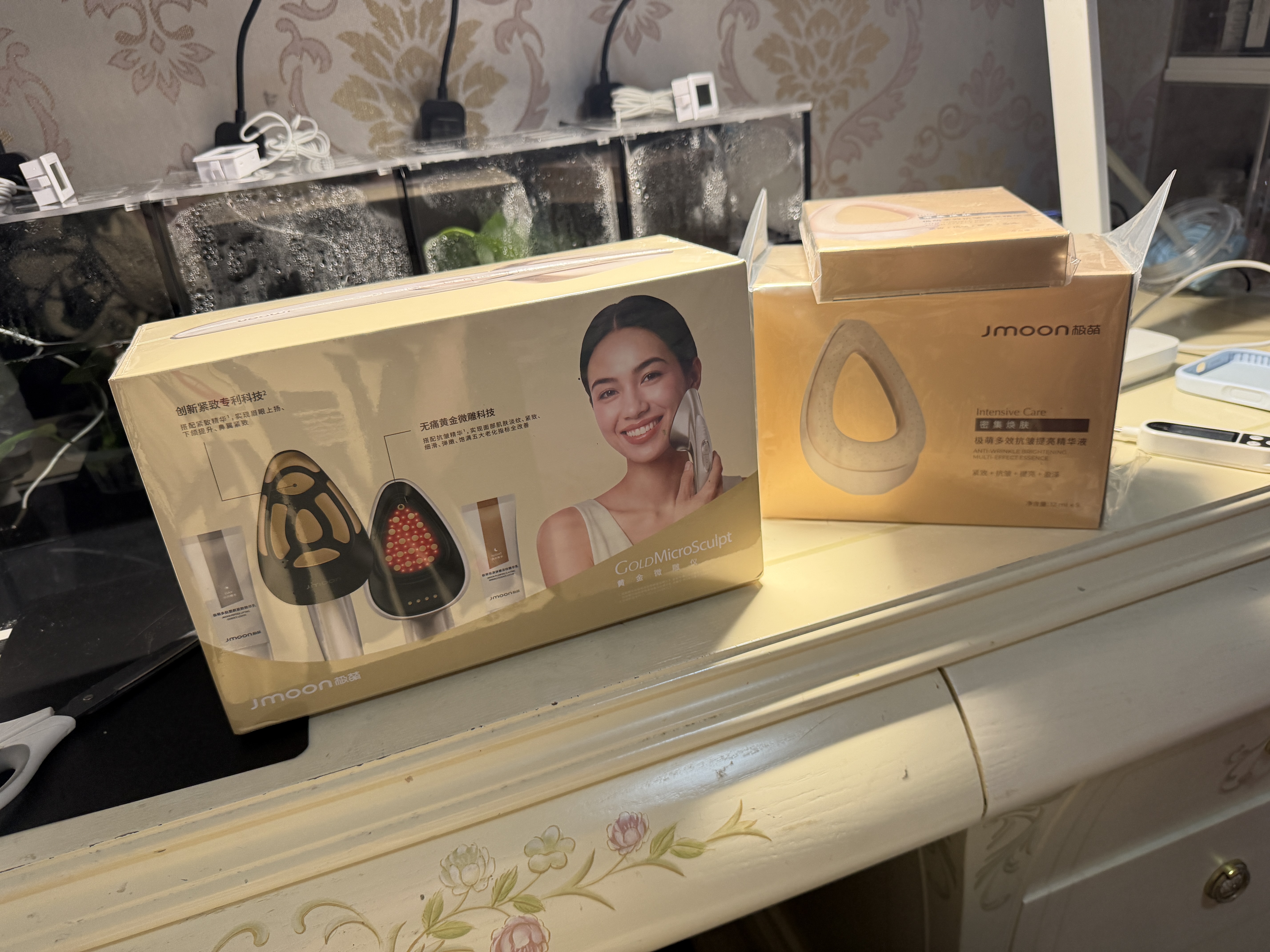 极萌黄金微雕美容仪水光仪家用面部大排灯淡纹抗皱提拉紧致嫩肤消水肿瘦脸生日礼物送女友价保双11 实拍图