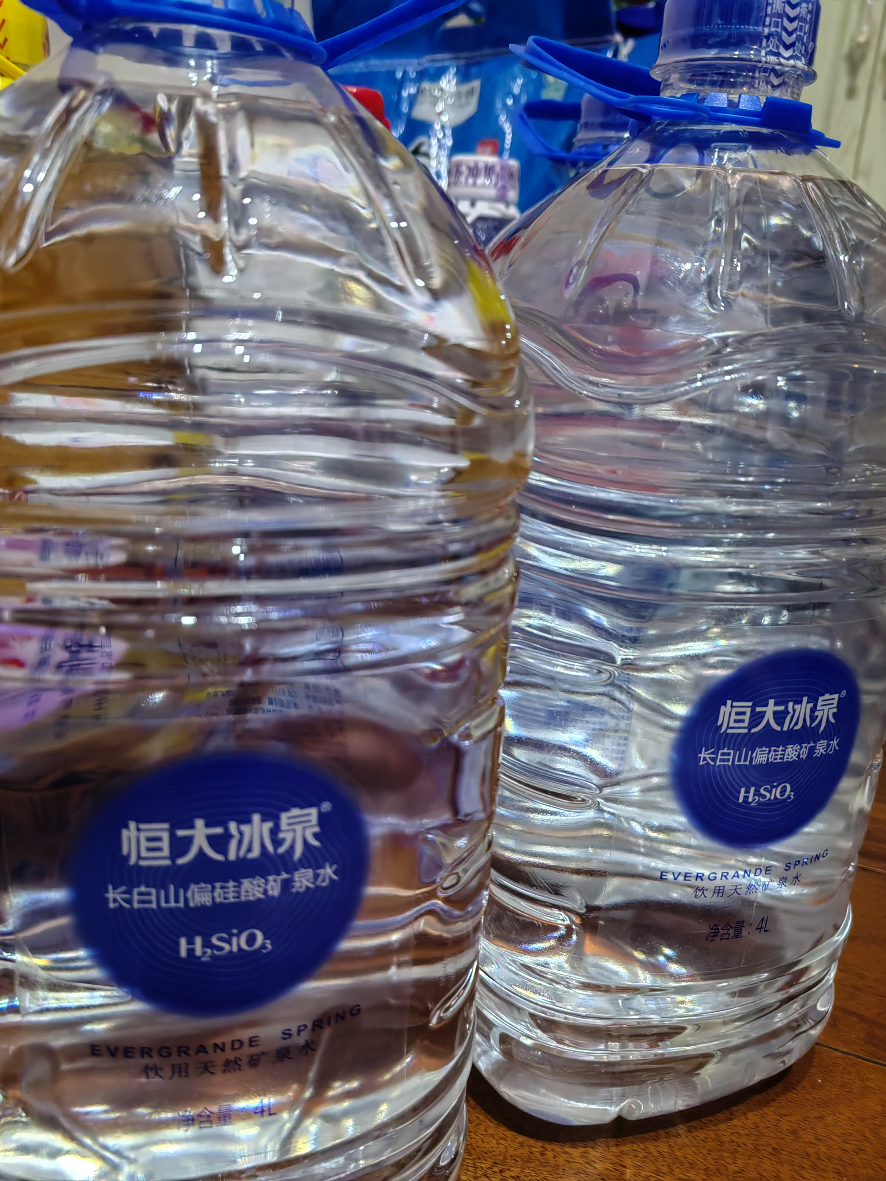 恒大冰泉 长白山饮用天然低钠矿泉水4L*4桶泡茶露营整箱装桶装水热门商品 实拍图