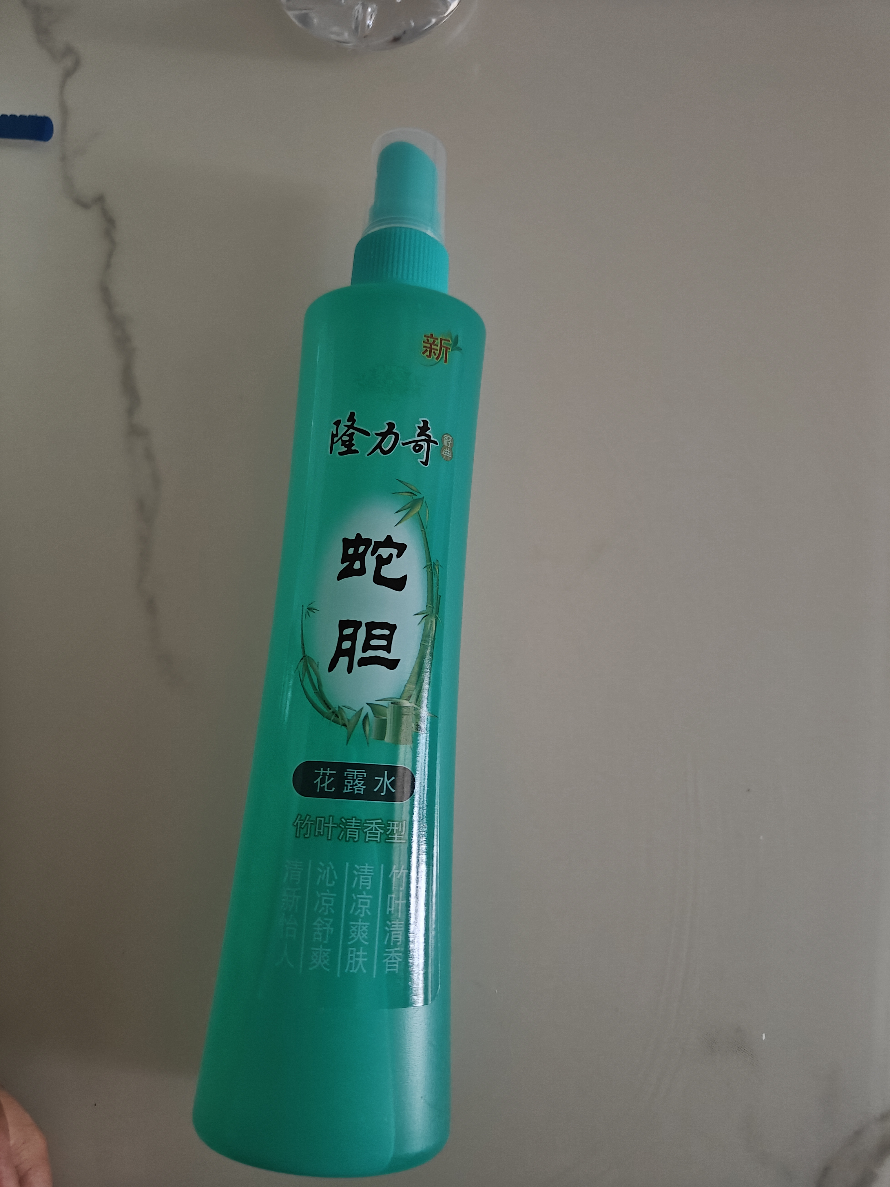 隆力奇花露水清凉止痒舒缓蚊虫叮咬花露水竹叶清香型195ml 实拍图