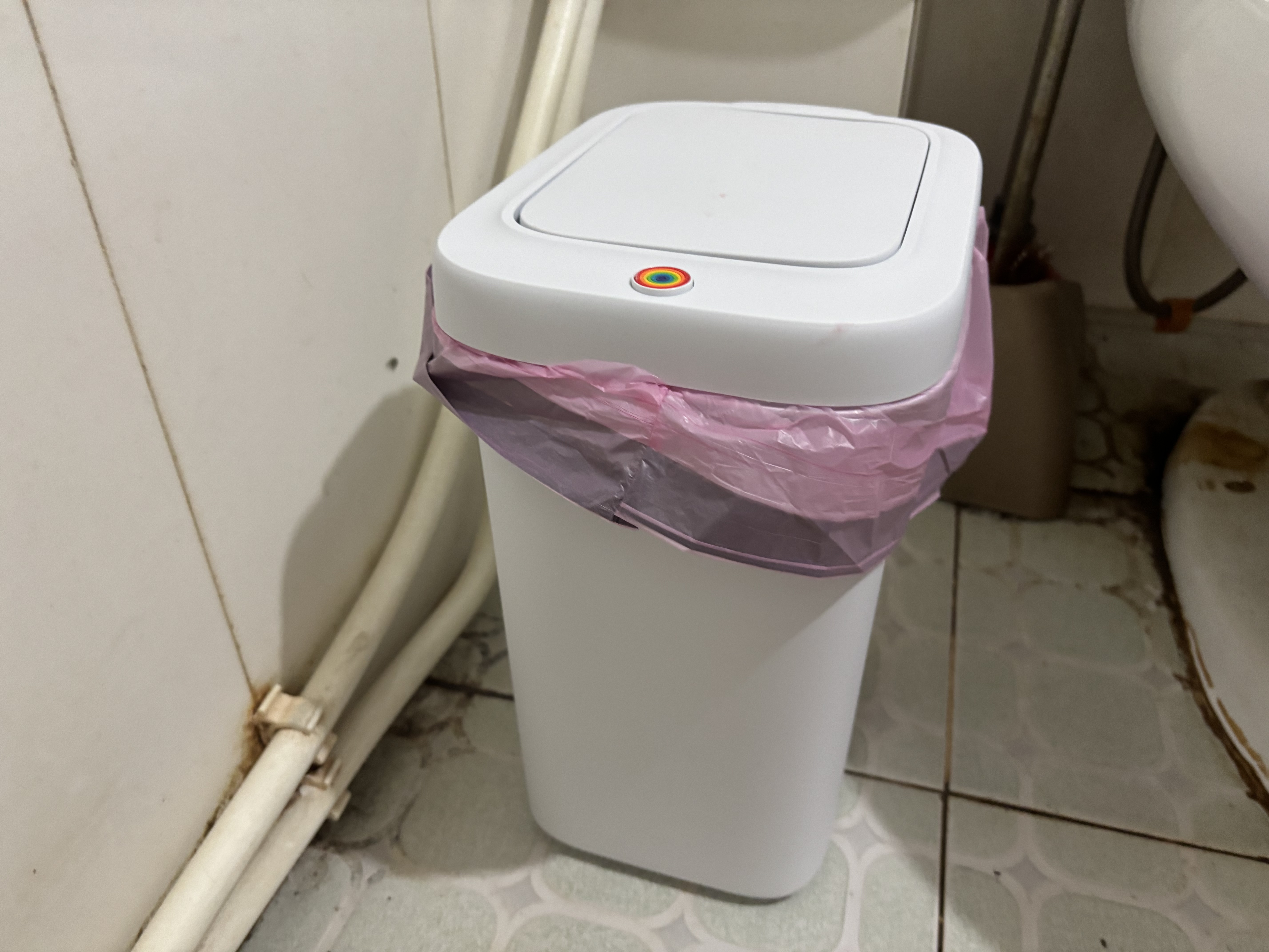佳帮手卫生间夹缝垃圾桶8.5L小号家用2026新款手按卧室厕所客厅厨房带盖 实拍图