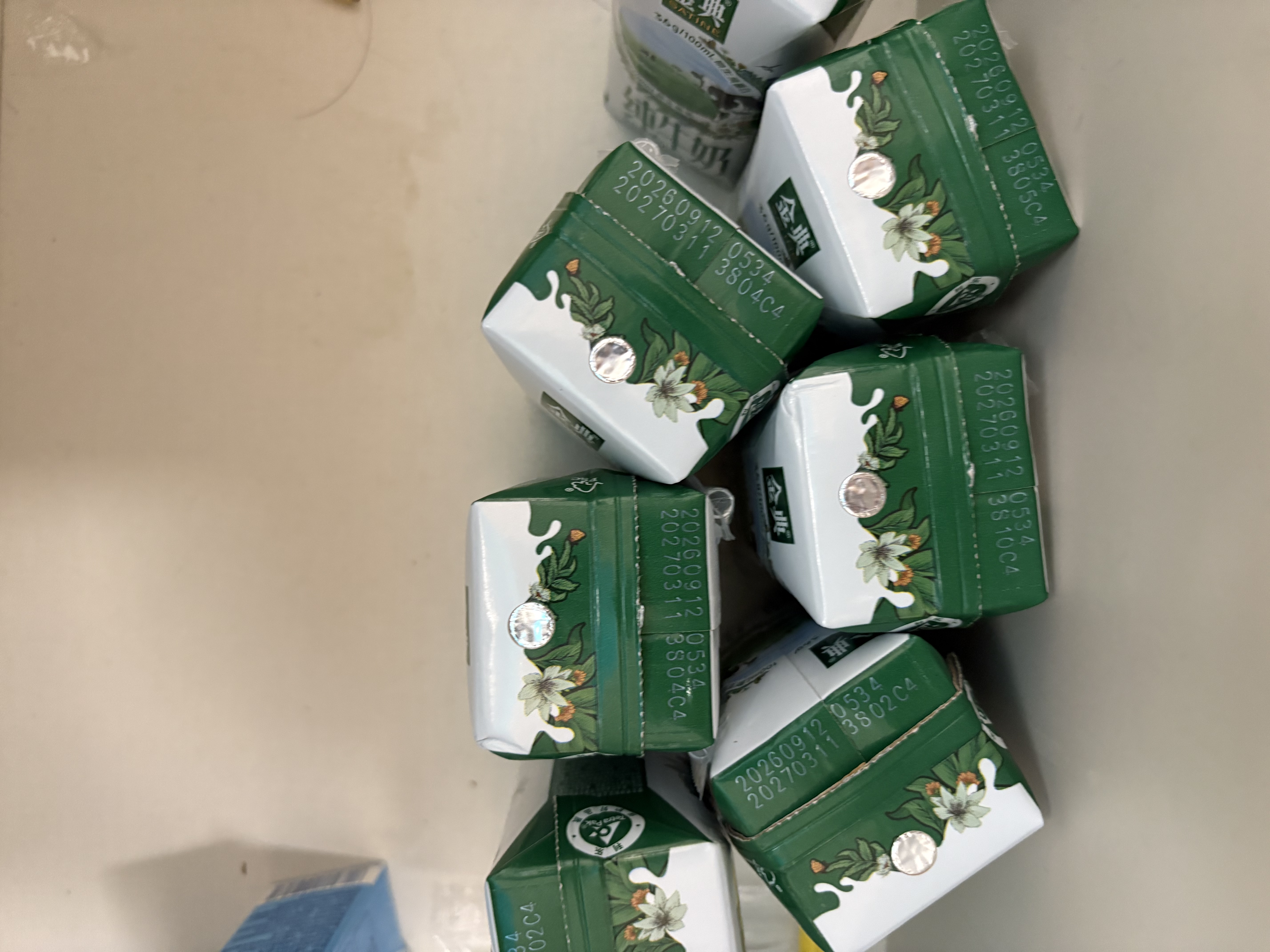 蒙牛未来星双原生DHA高钙儿童纯牛奶190ml*12盒6.8g/包蛋白学生奶礼盒 实拍图
