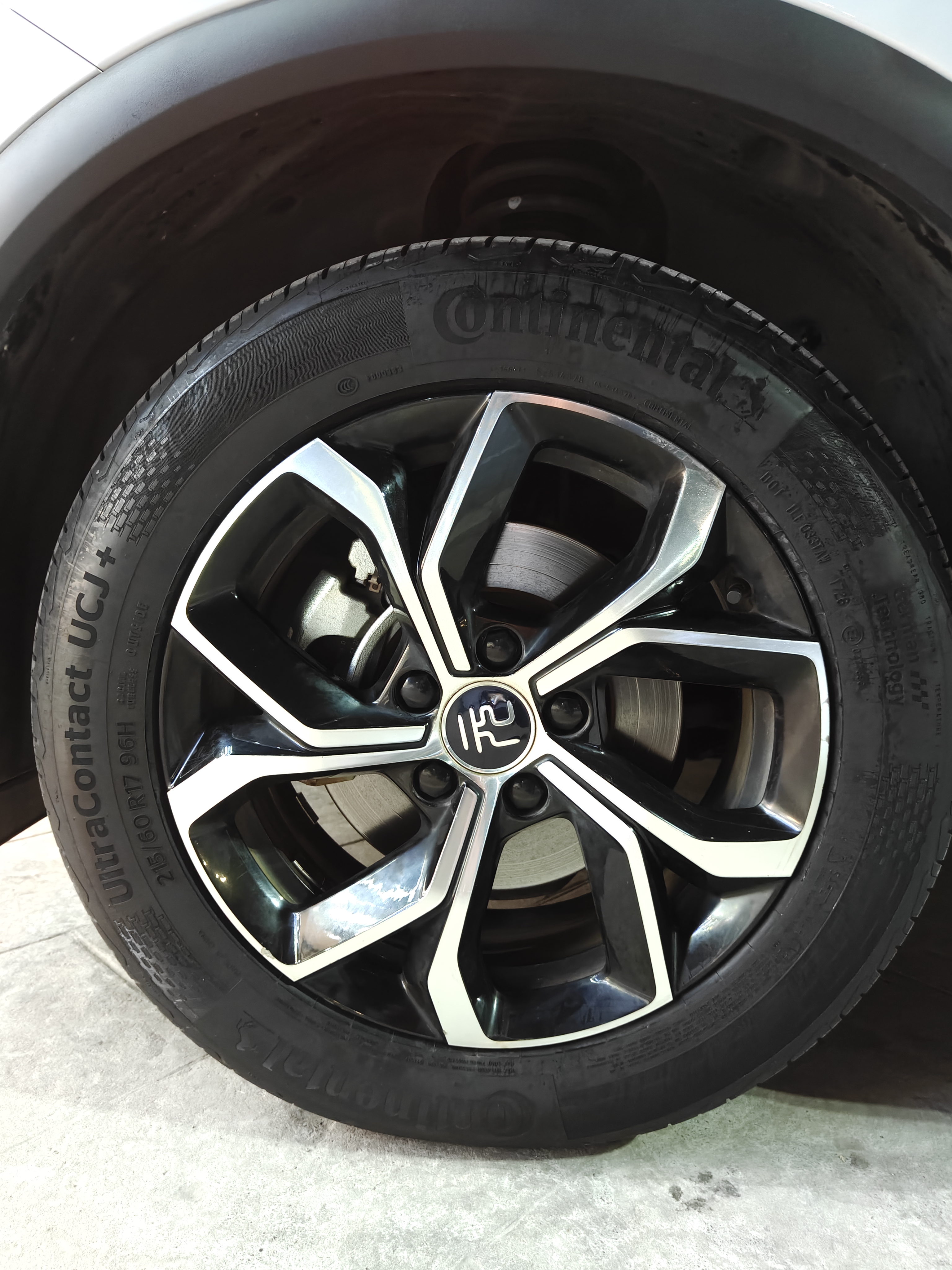 马牌（Continental）汽车轮胎215/60R17 96H FR UCJ+ 适配逍客/奥德赛/丰田锋兰达CHR 实拍图