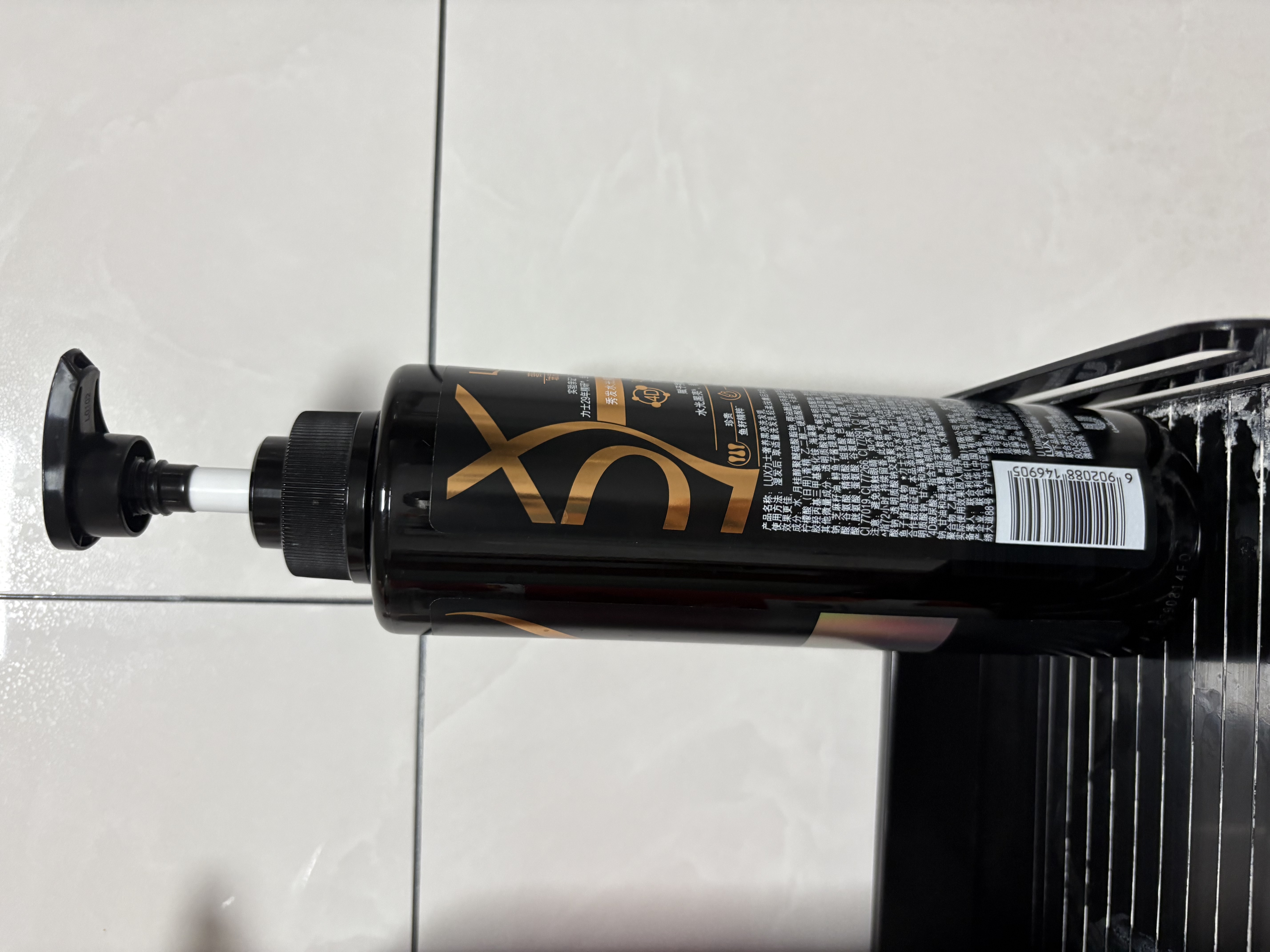 力士（LUX）奢养黑亮鱼子酱洗发水330g枯黄暗哑玻尿酸胶原蛋白水光留香洗发露 实拍图