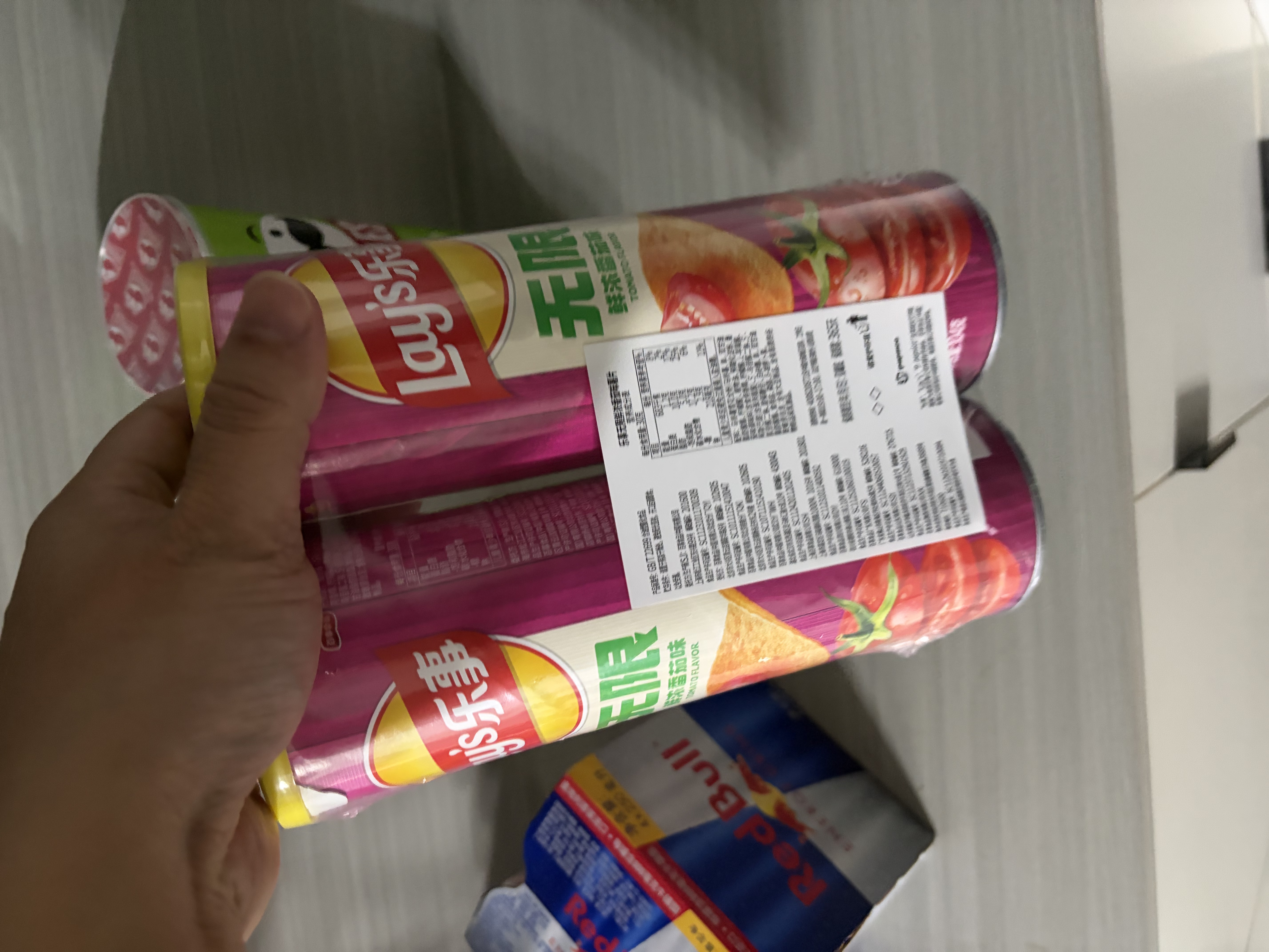 乐事（Lay's）无限薯片 鲜浓番茄味 104克*2罐 208克 休闲零食 膨化食品 实拍图