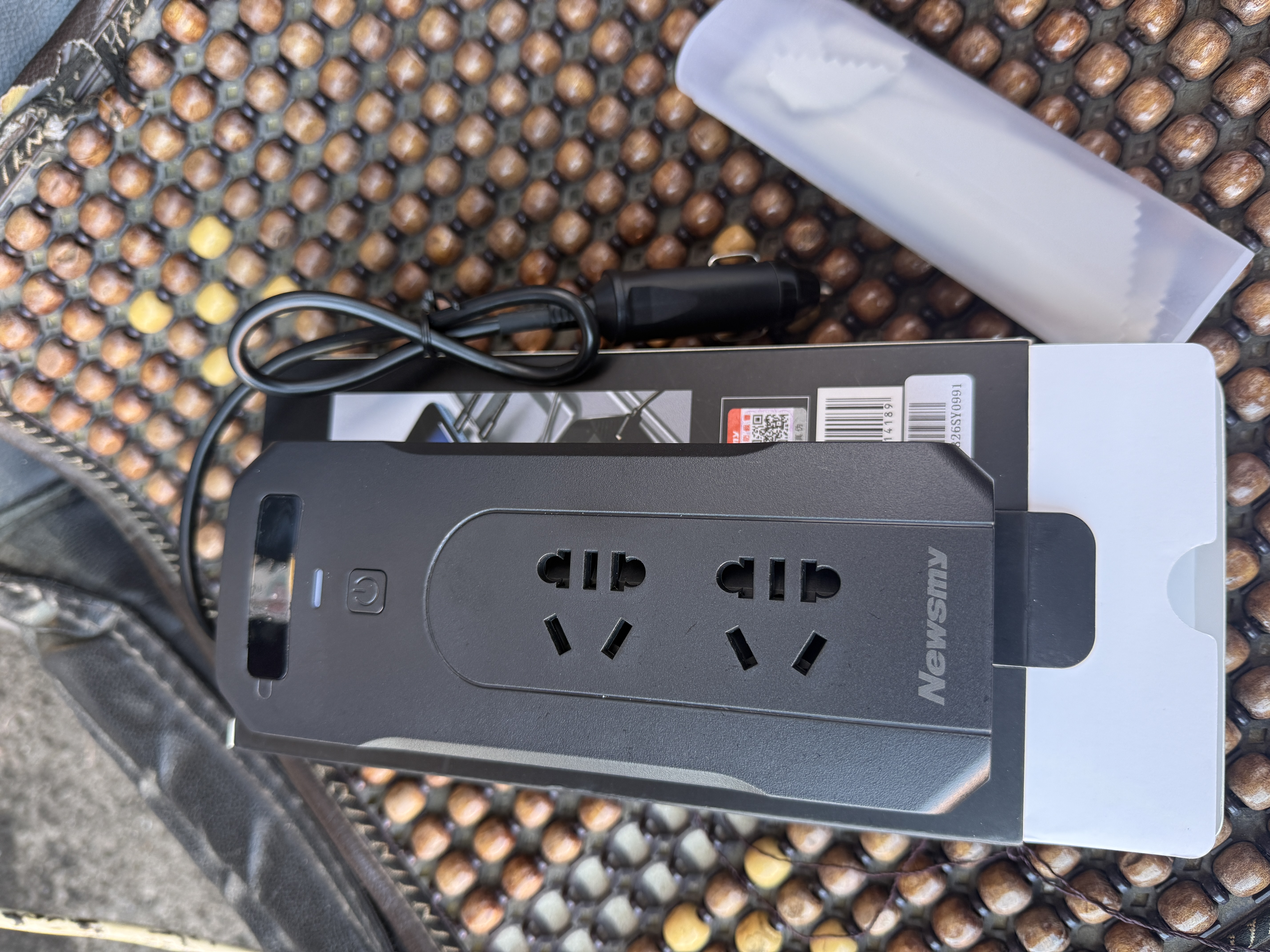 纽曼纯正弦波逆变器12V转220V车载插排电源插座点烟器转换宿舍逆变器 实拍图