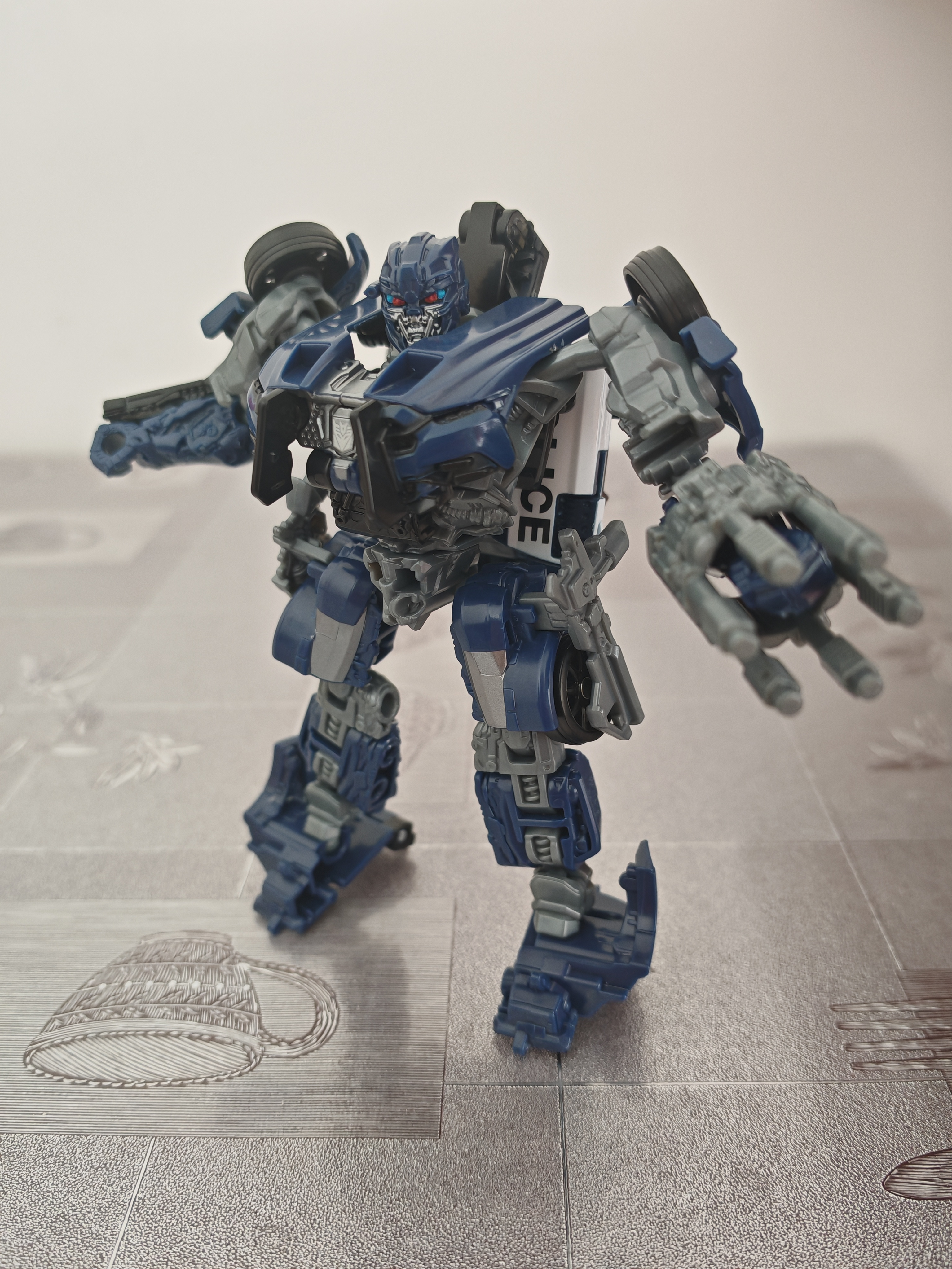 变形金刚（Transformers）儿童男孩玩具手办礼物工作室系列加强级《最后的骑士》路障G1928 实拍图