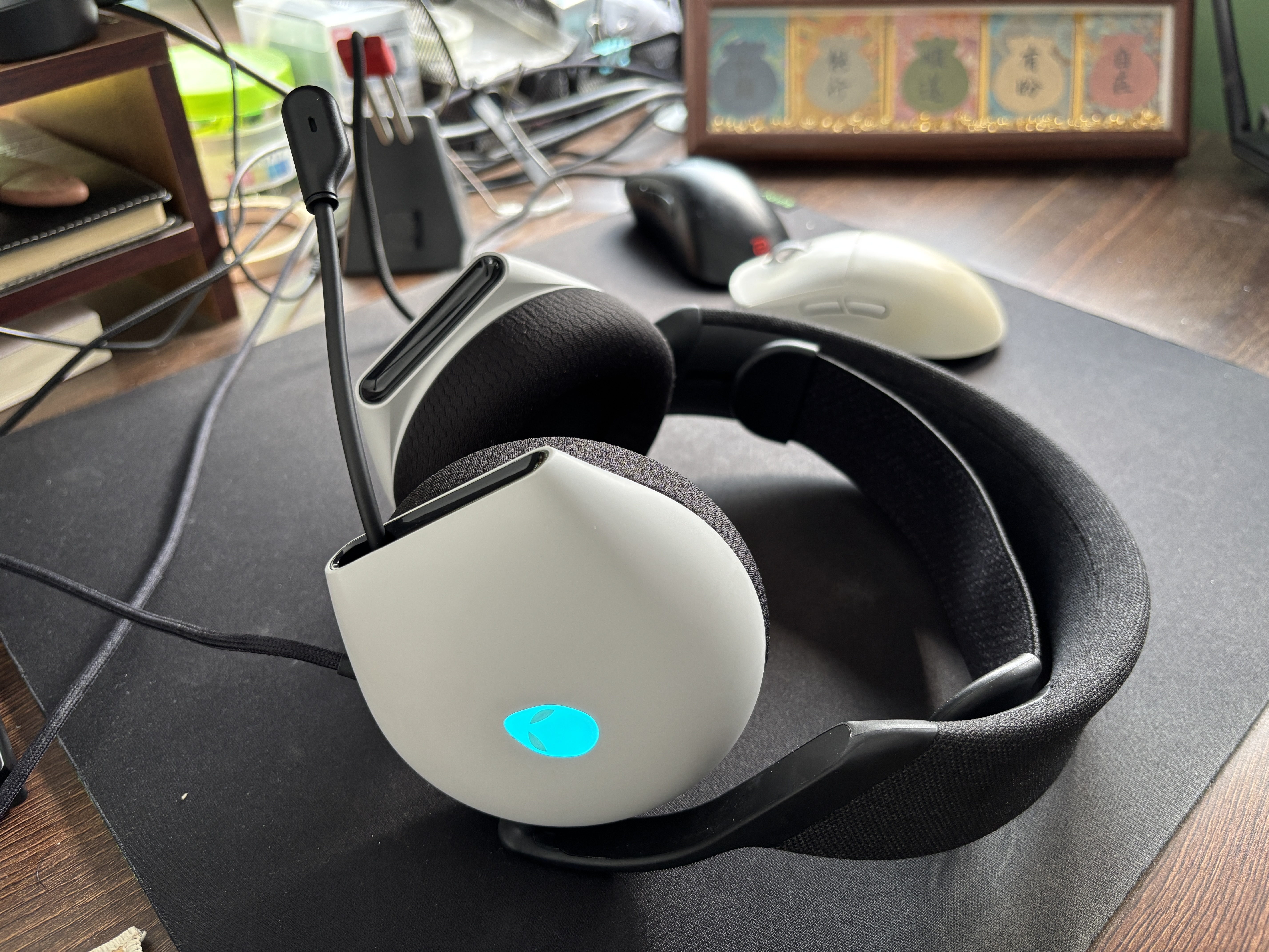 外星人（Alienware）AW520H游戏耳机杜比全景声头戴式有线电竞耳机3A大作电影级音效Hi-Res金标认证外设节日礼物 白色 实拍图