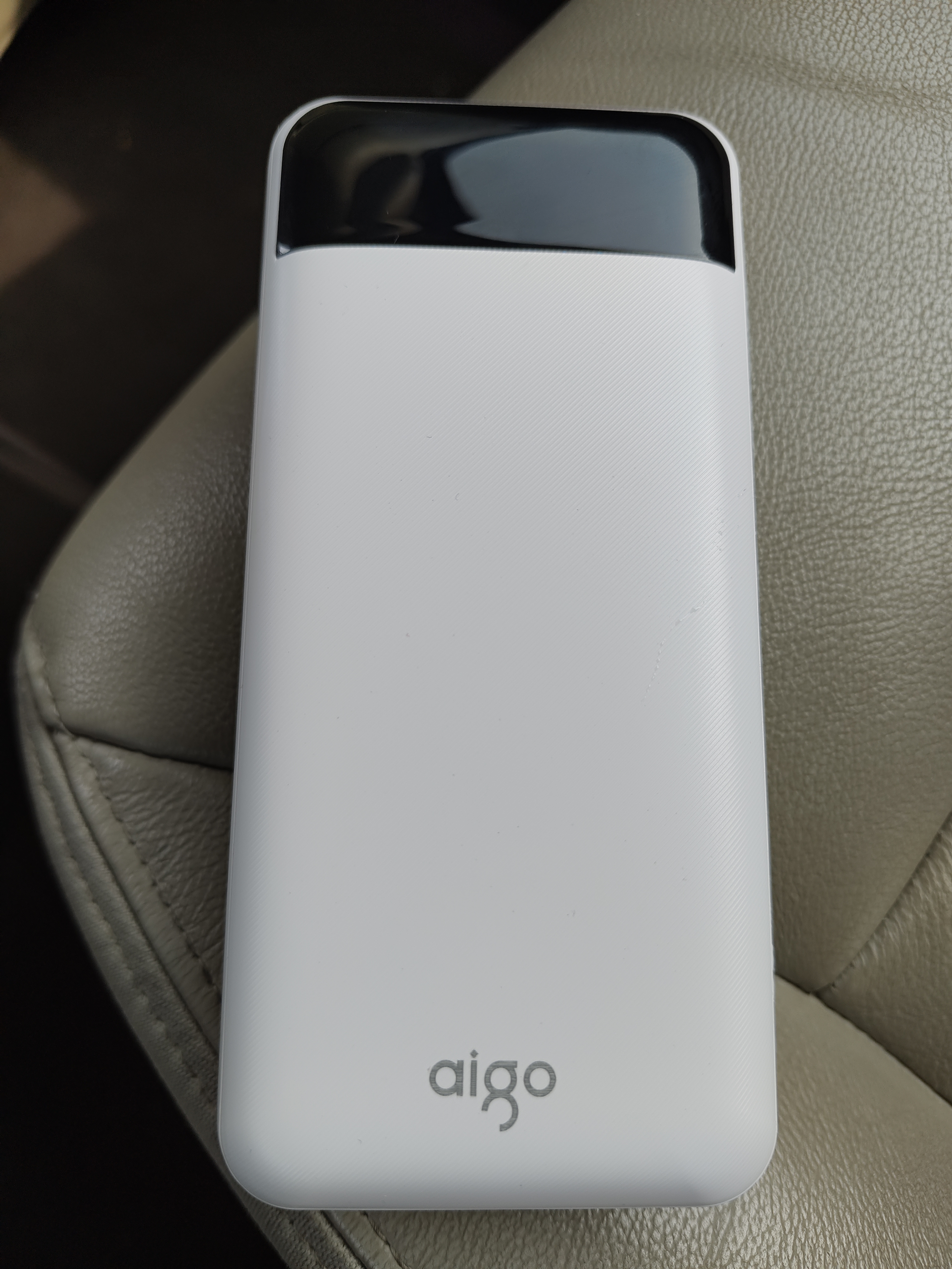 aigo爱国者3C认证充电宝20000毫安22.5W大容量小巧便携快充移动电源可上飞机高铁适用苹果17手机白色 实拍图