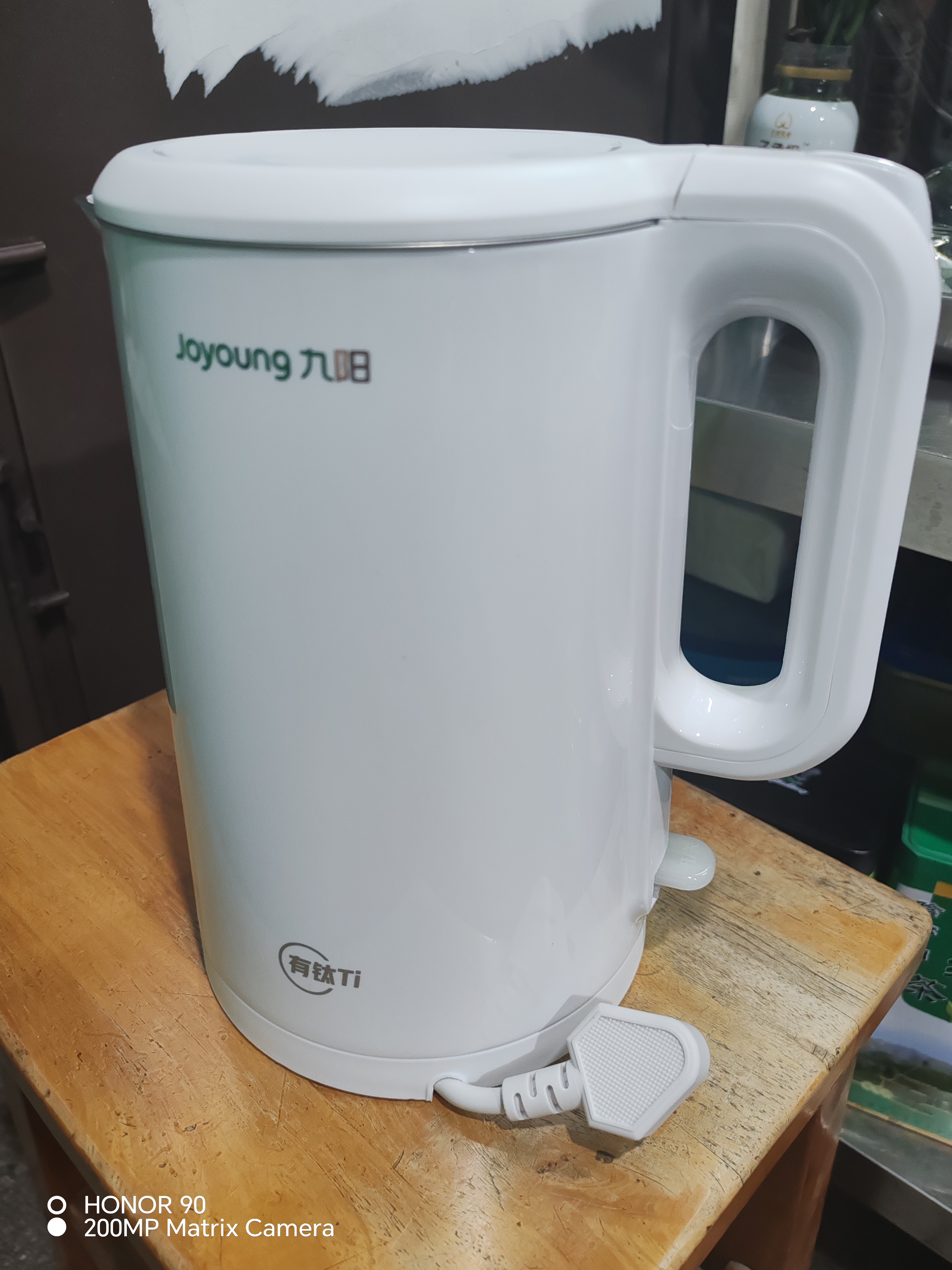 九阳（Joyoung）热水壶烧水壶电热水壶 双层壶体 有钛内胆 1.5L家用0胶水电水壶 K15FD-W123 实拍图