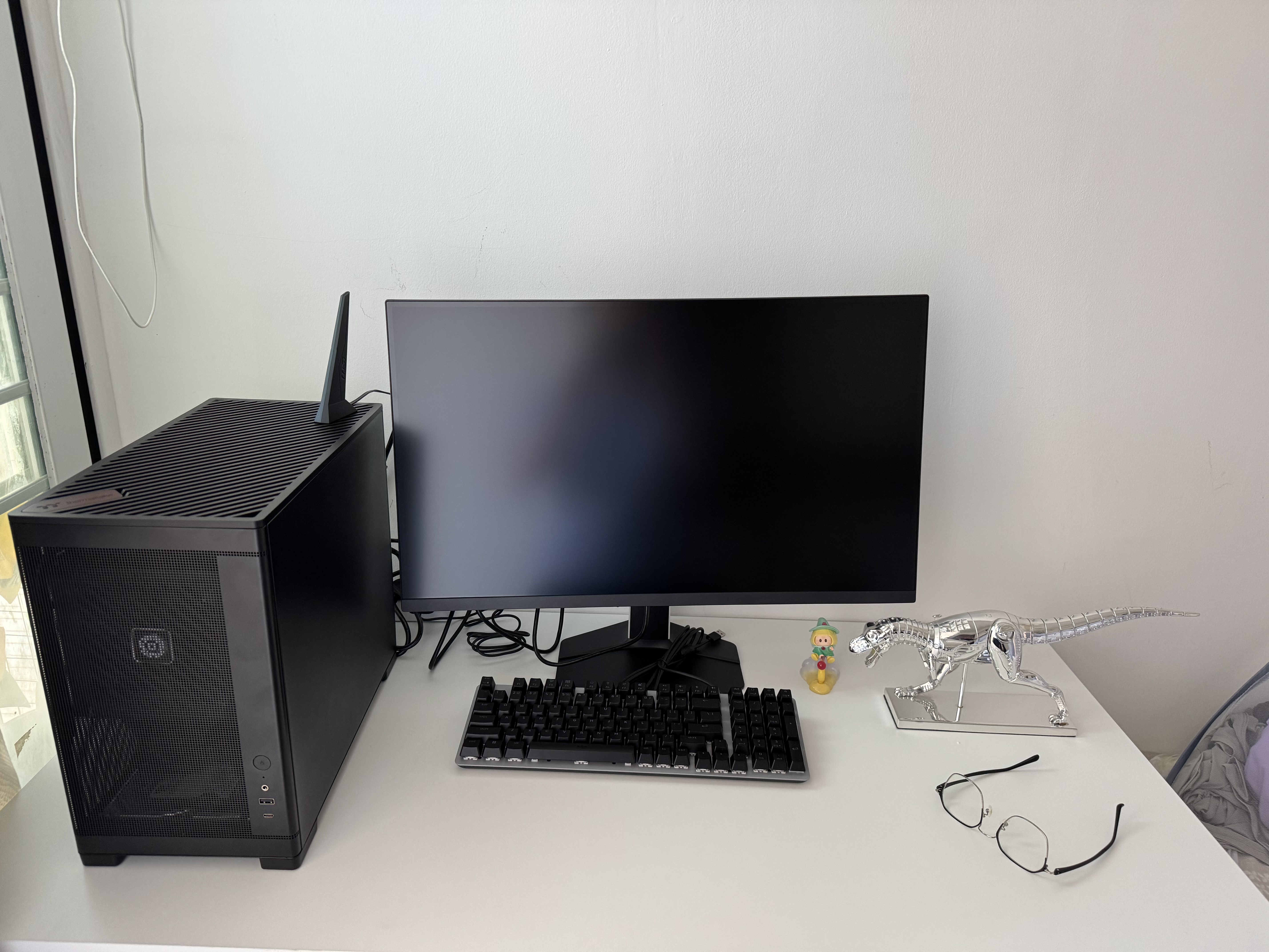 Thermaltake（Tt）TG100 机箱电脑主机 黑色（Type-C接口/桌面迷你/支持240水冷/MATX主板） 实拍图