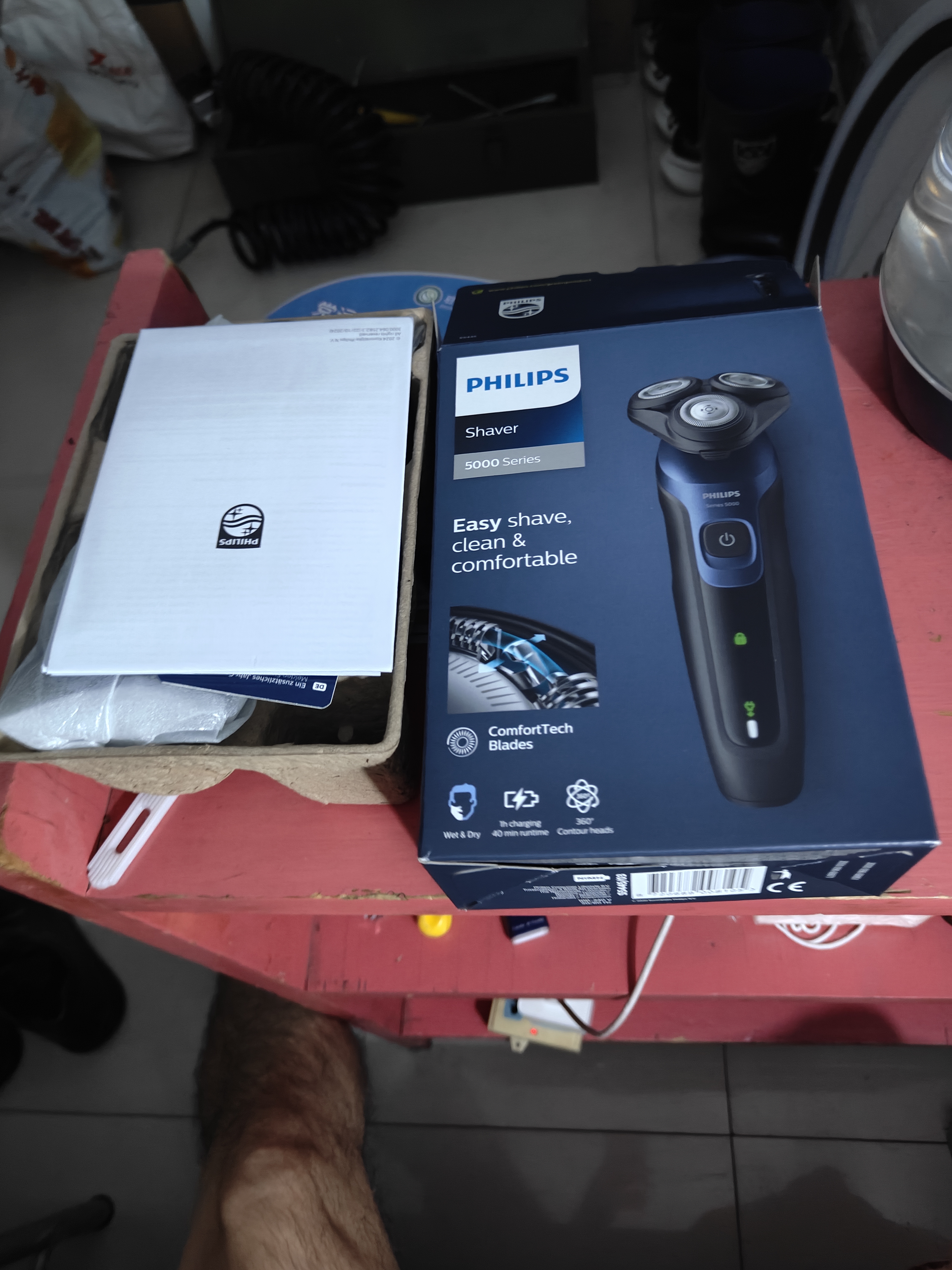 飞利浦（PHILIPS）【独家爆款】电动剃须刀男士刮胡刀 旋护5系旋转剃须刀 原装进口刀头可水洗 S5445生日礼物送男友 实拍图