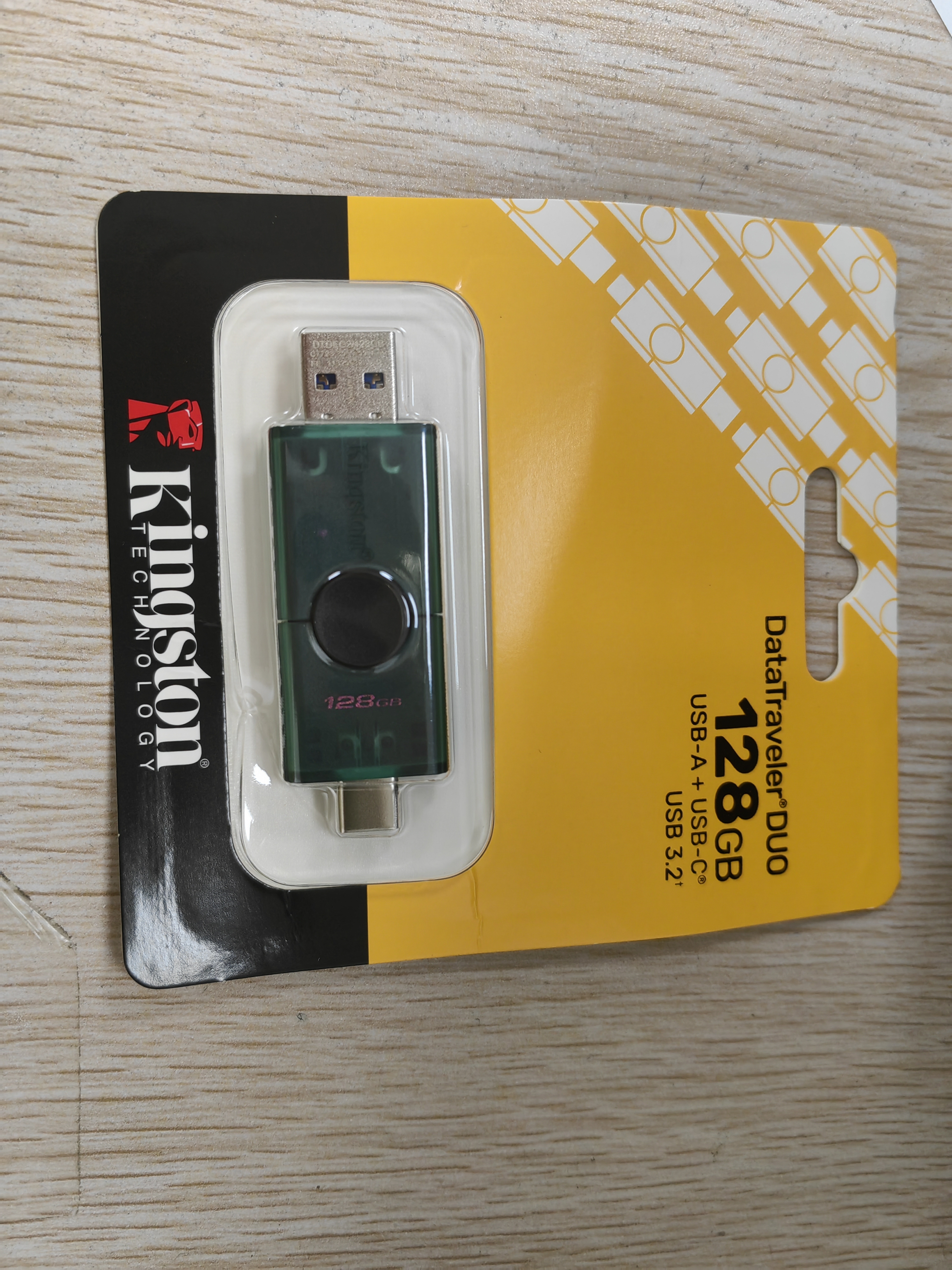 金士顿（Kingston）128GB Type-C USB3.2 双接口U盘 DTDEG2 大容量办公车载优盘 适用于安卓苹果手机电脑 实拍图
