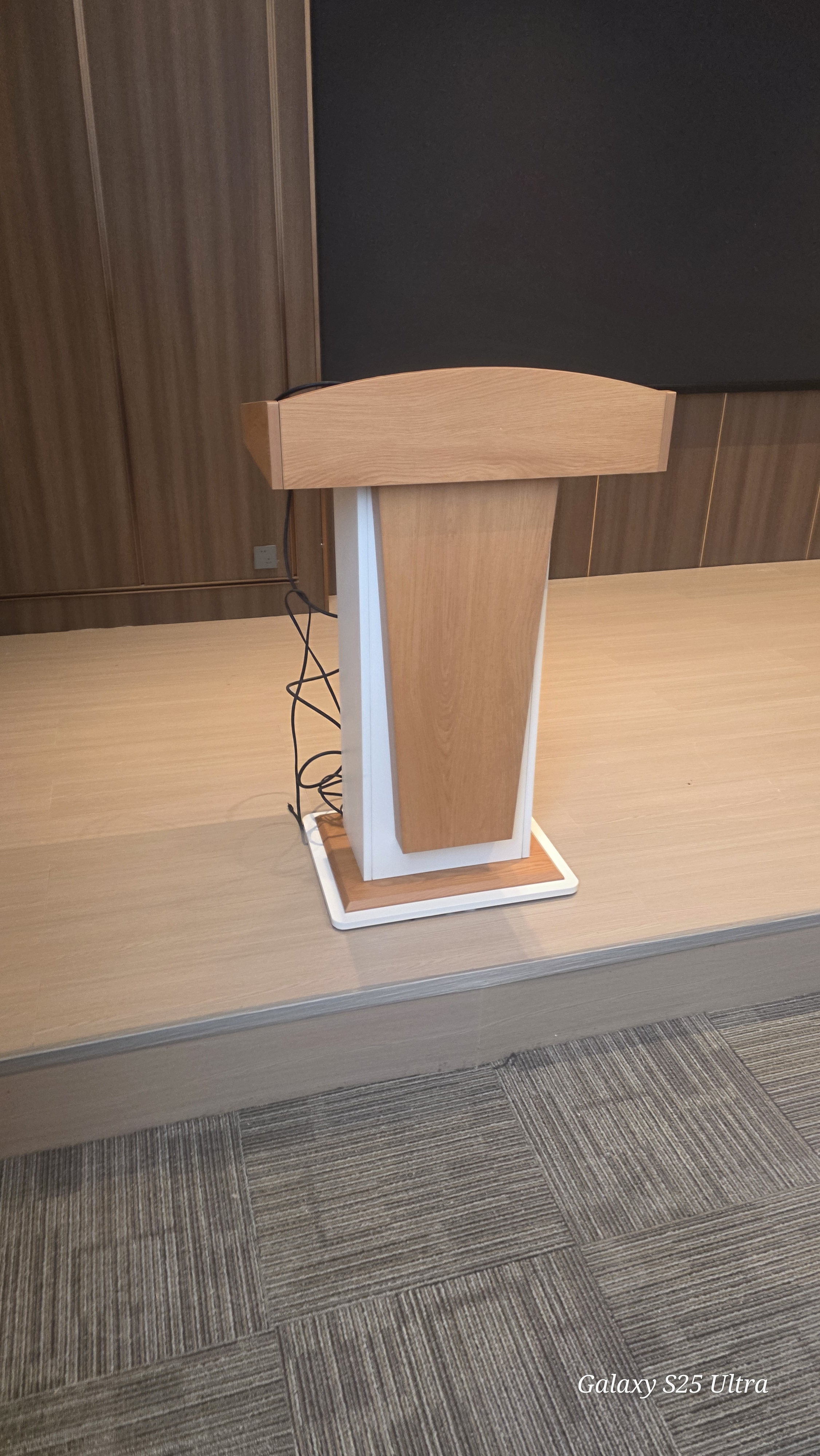 演讲台实木主持席迎宾前台售楼办公接待培训班学校教师发言会议桌 白色+原木色 送货上门自己装 无轮子 实拍图