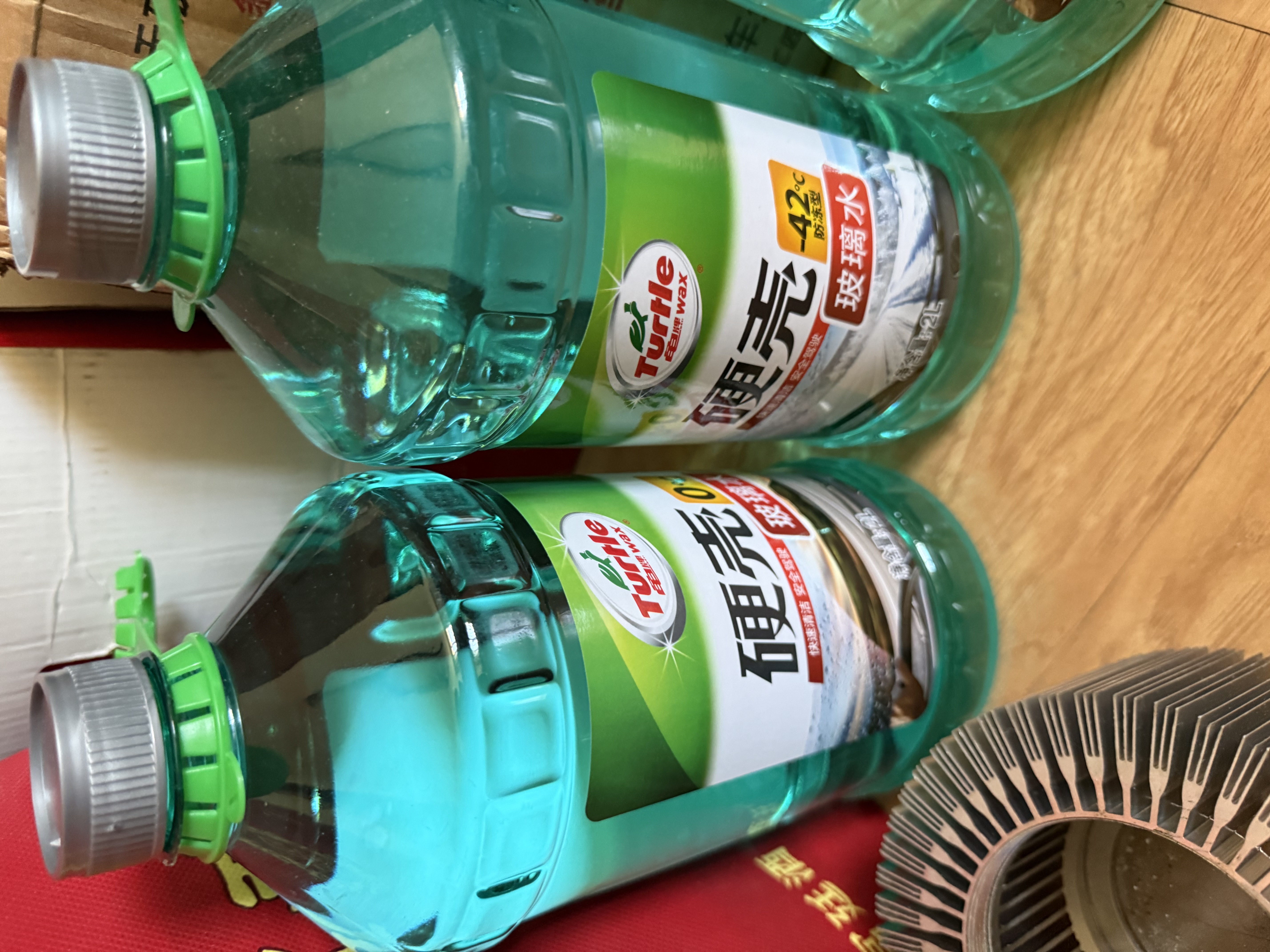 龟牌（Turtle Wax）百万好评硬壳玻璃水0度汽车强力去污去油膜除虫胶雨刮水2L*4瓶 实拍图