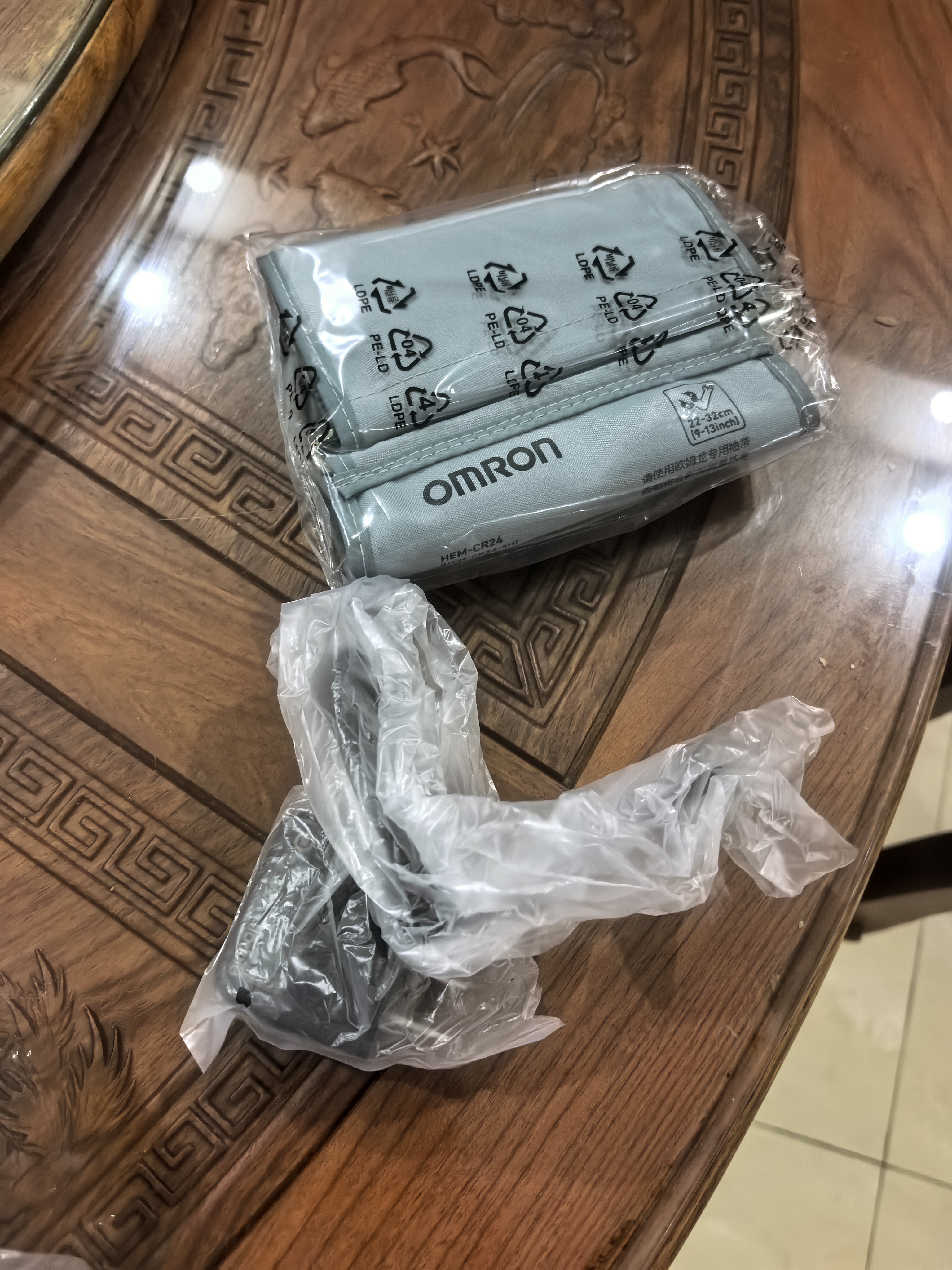 欧姆龙（OMRON）上臂式电子血压计血压仪医用高精准血压测量仪家用HEM-7124 实拍图